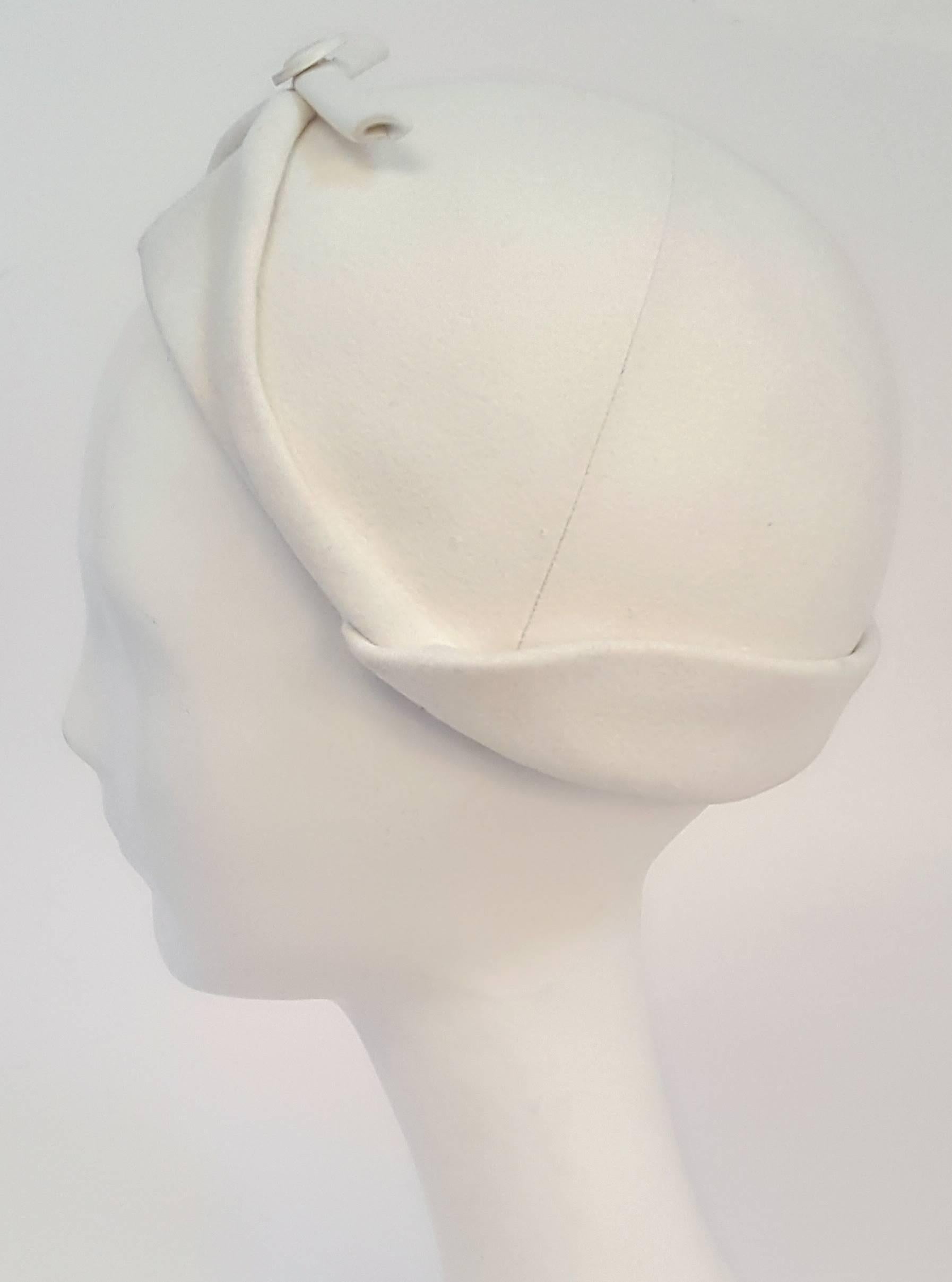 1950s Emme Button and Bow Ivory Cap.