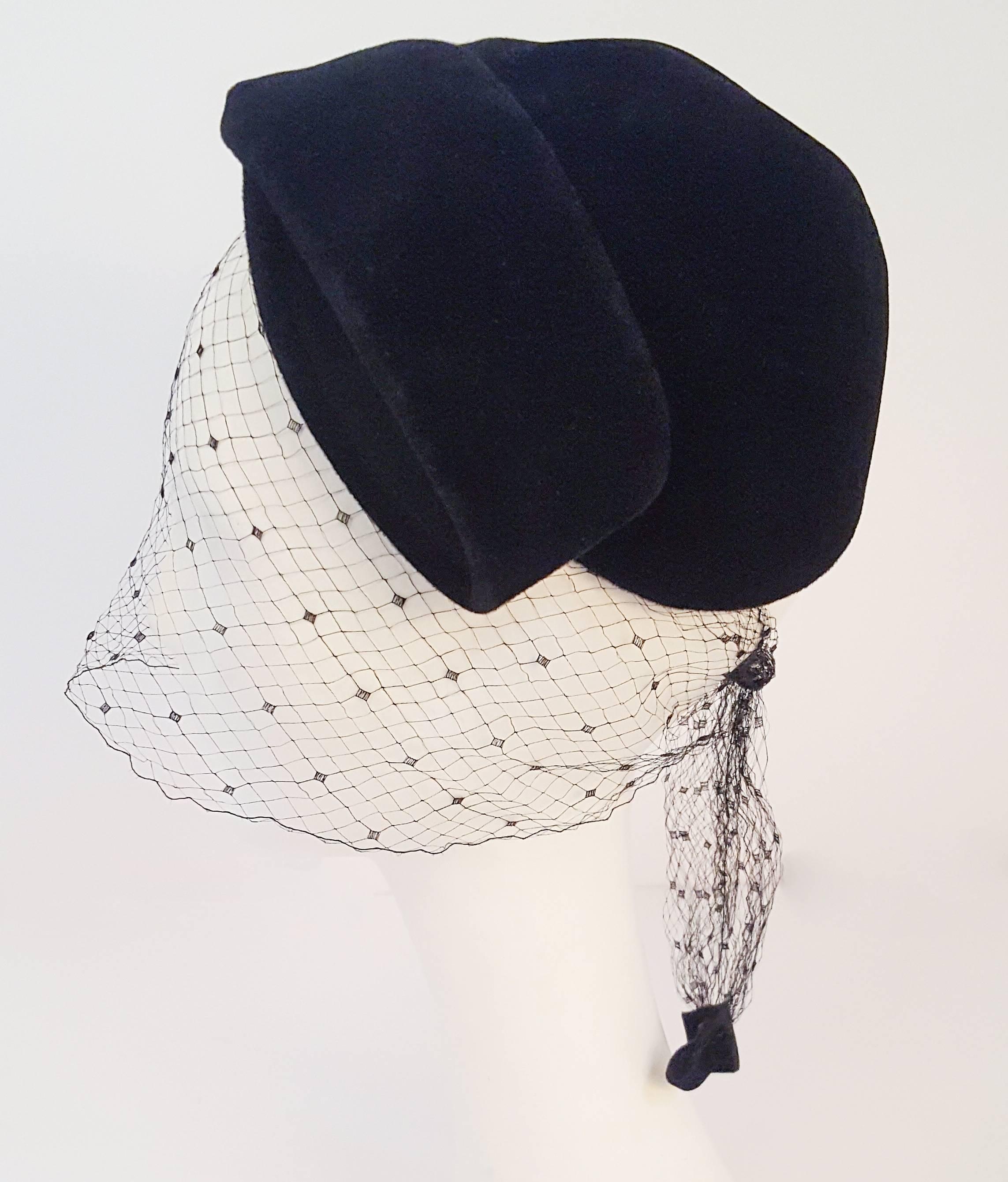 Women's 1950s Black Veiled Velvet Hat