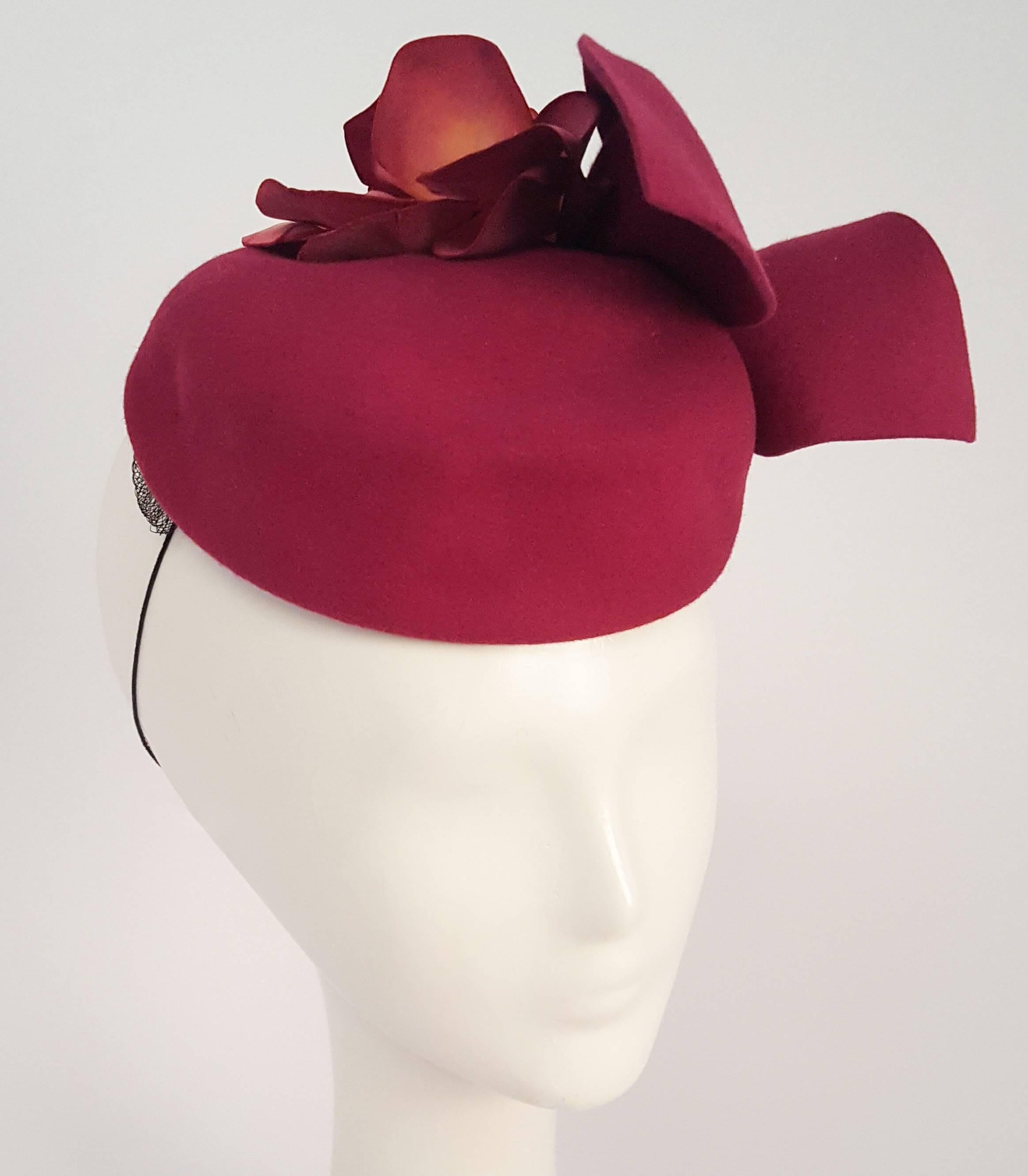 1940s Magenta Felt Flower Fashion Hat In Excellent Condition In San Francisco, CA