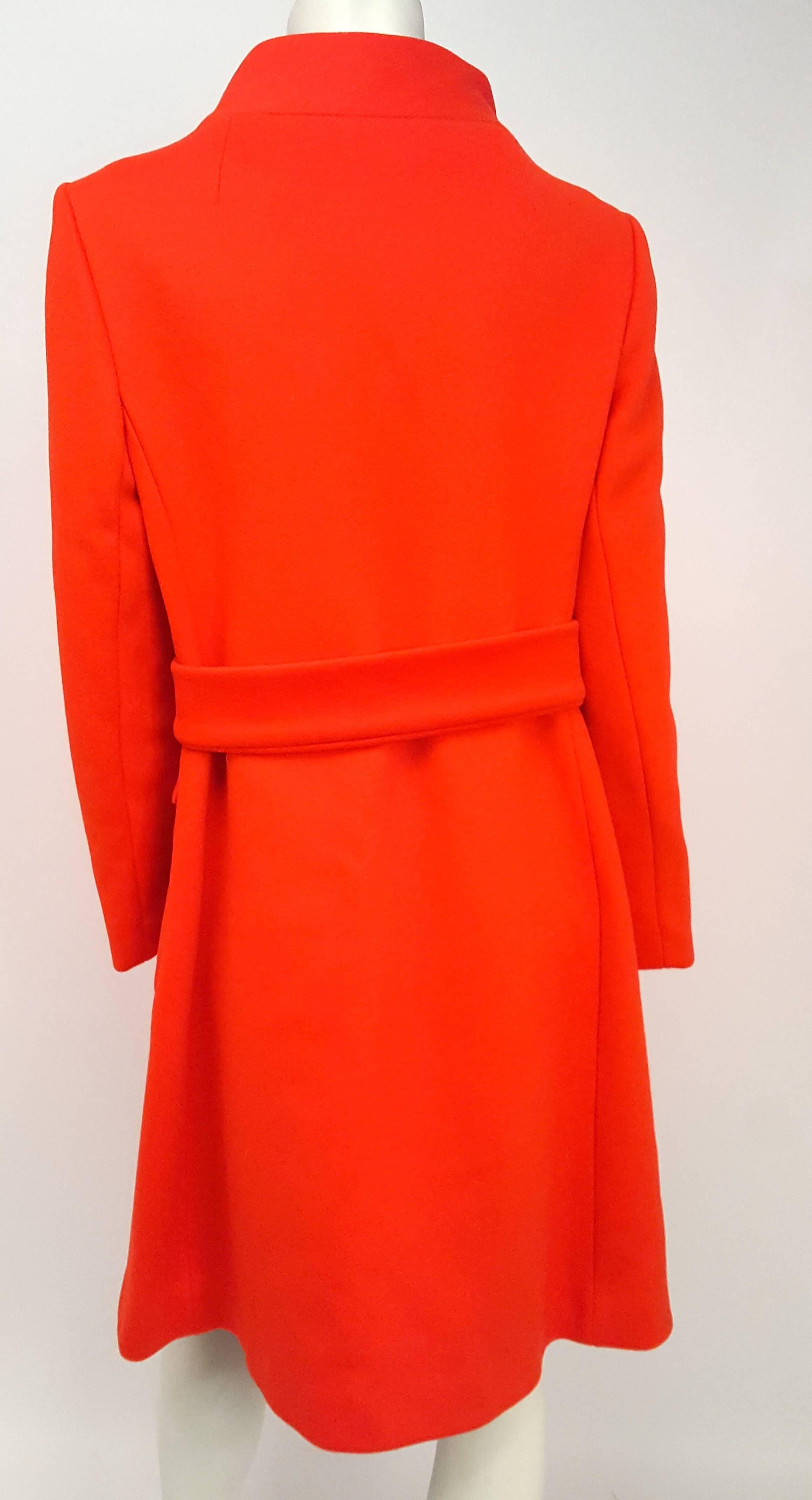 Calvin Klein - Manteau rouge orange avec ceinture, années 1970 Excellent état - En vente à San Francisco, CA