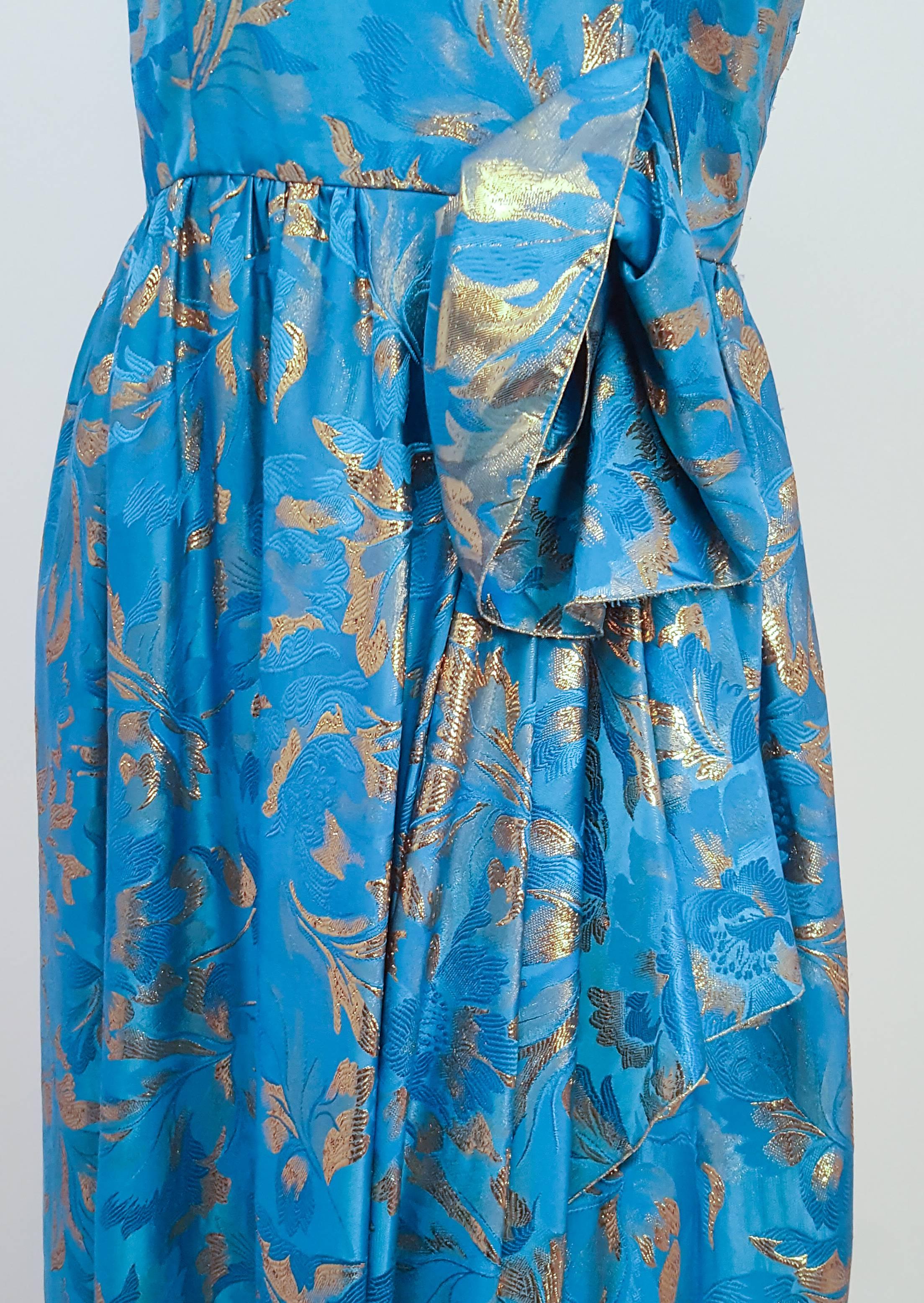 60er Jahre Richilene Blaues Kleid mit goldenen Lamé-Fäden im Zustand „Hervorragend“ im Angebot in San Francisco, CA