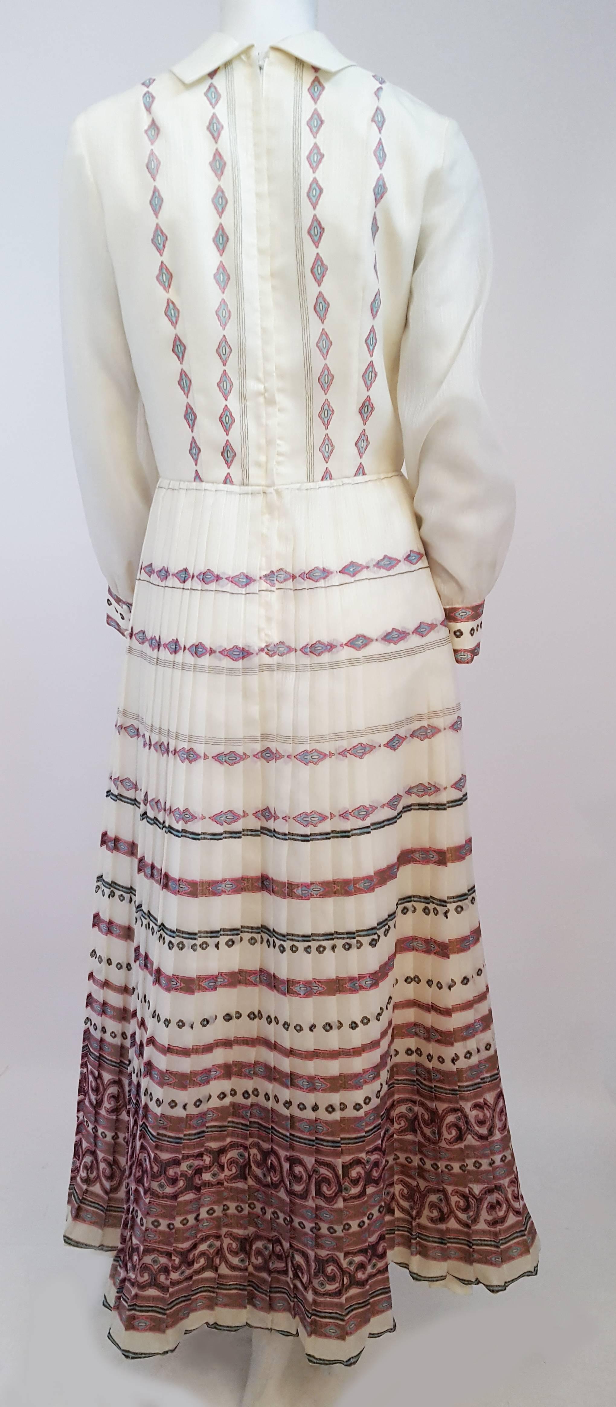 Gray 70s Shaheen Print White Maxi Dress For Sale