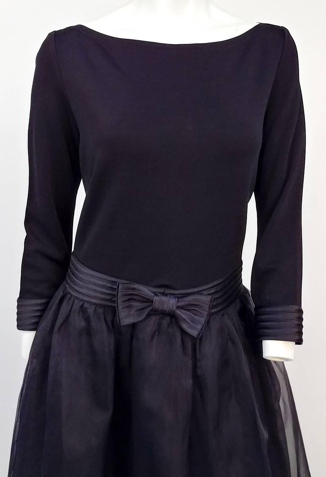 Noir Tadashi - Robe en organza et jersey, années 80 en vente