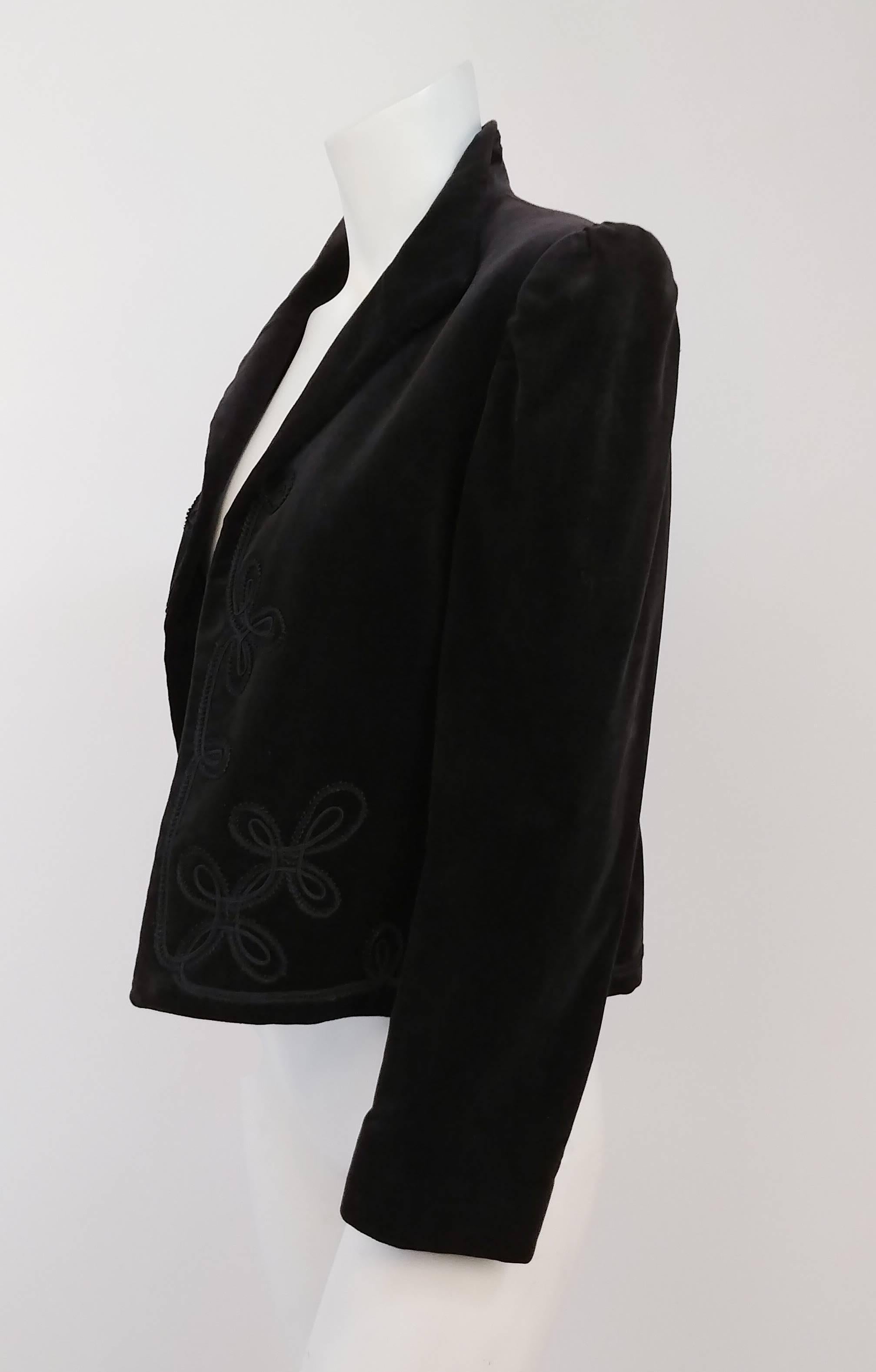 80s Ellen Tracy Velvet Embroidered Jacket. No clasps. Fully lined. 