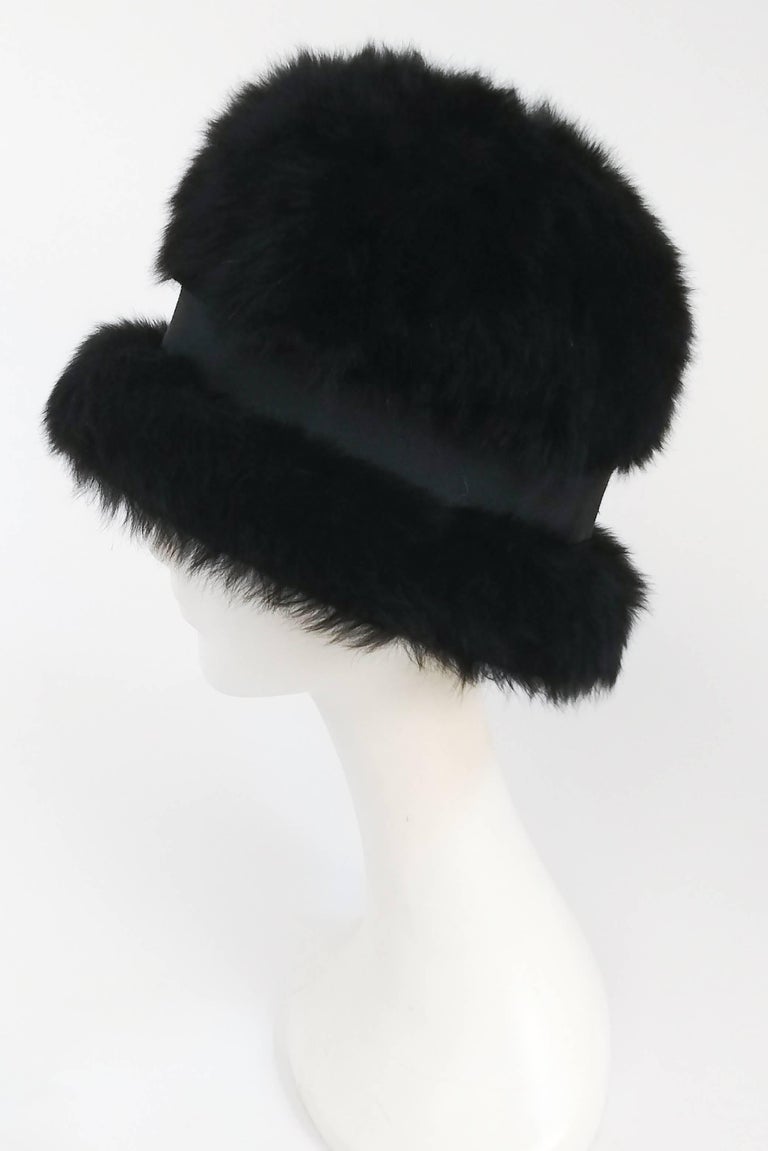 1960s Black Beaver Fur Mod Cloche In Excellent Condition For Sale In San Francisco, CA