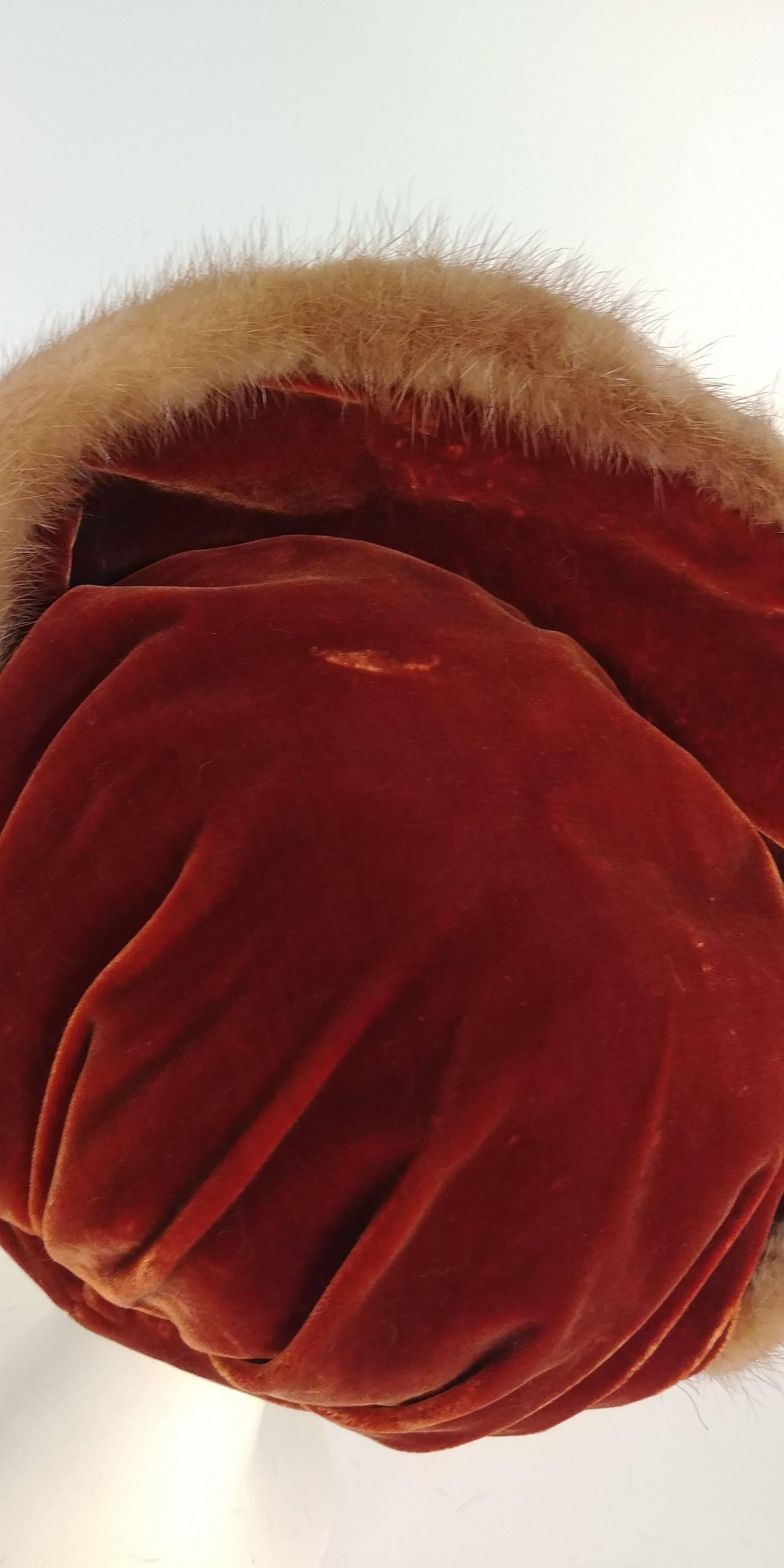 1940s Velvet & Mink Hat In Excellent Condition In San Francisco, CA