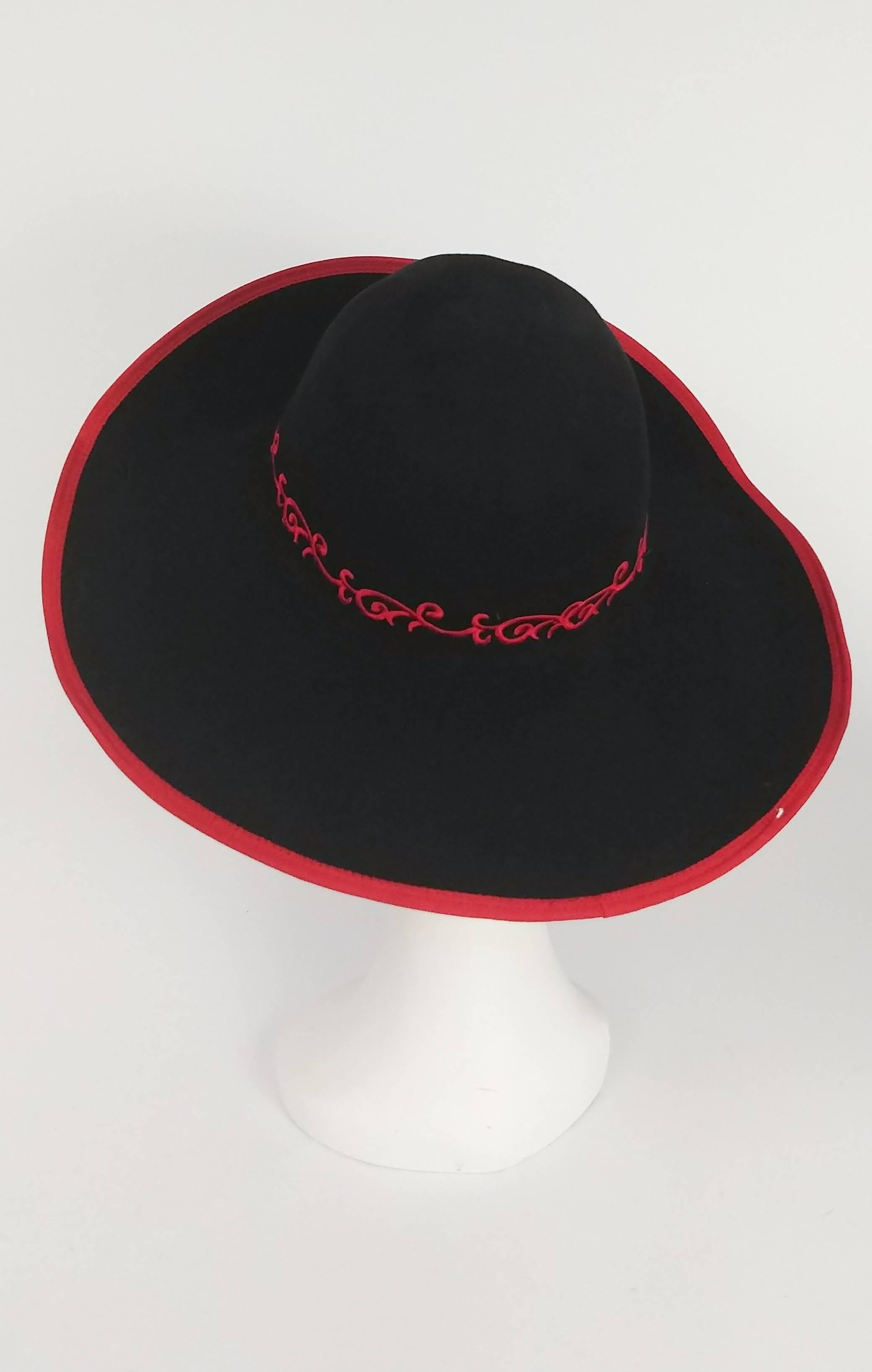 embroidered wide brim hat