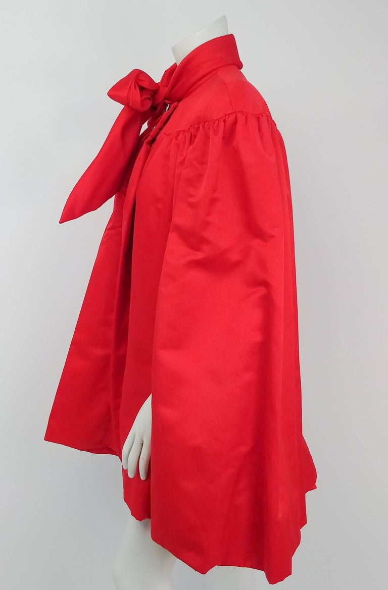 1980s Ann Lawrence Red Silk Satin Cape In Excellent Condition For Sale In San Francisco, CA
