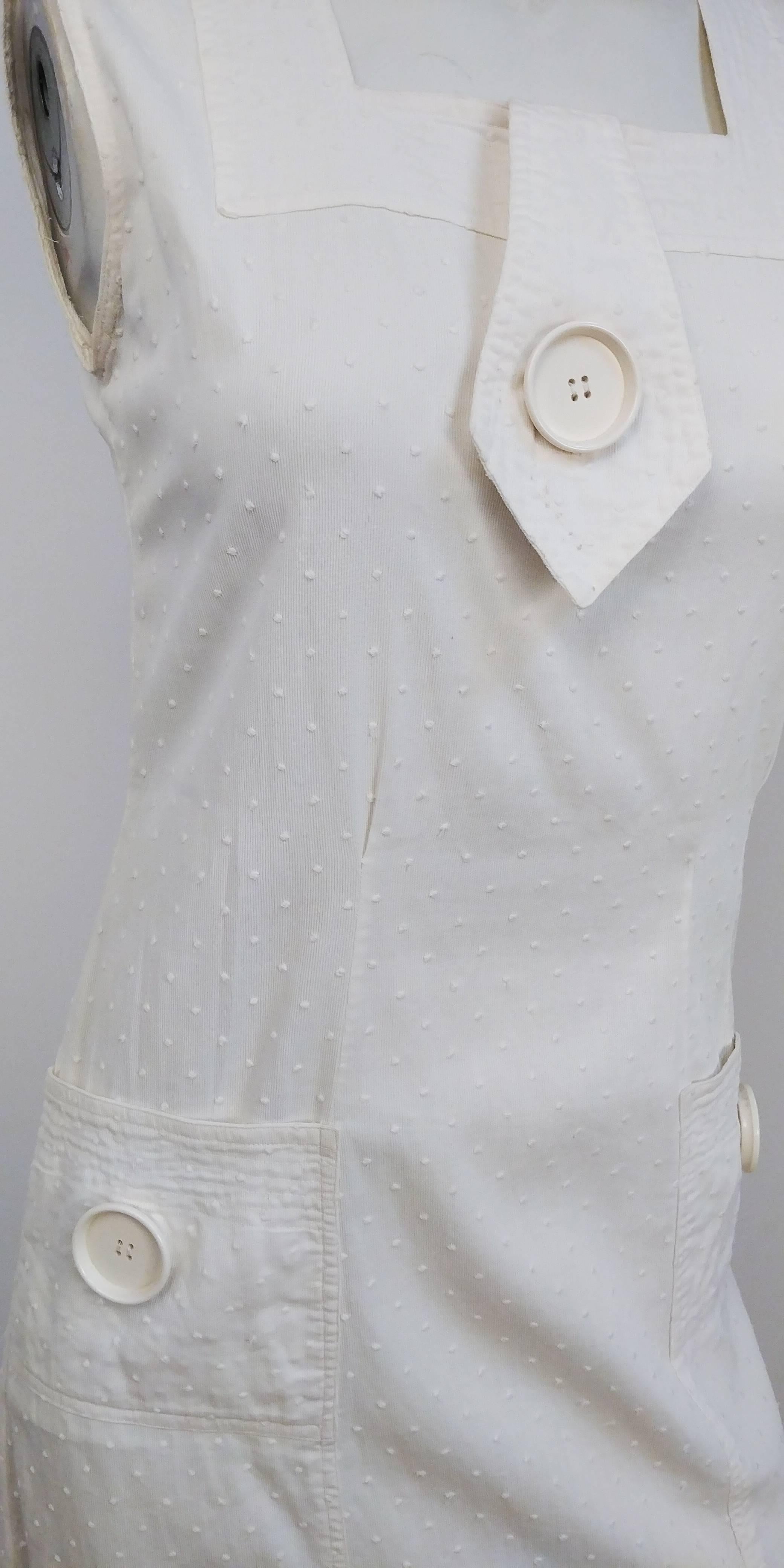 1920s White Swiss Dot Day Dress w/ Large Button Detail  In Excellent Condition For Sale In San Francisco, CA