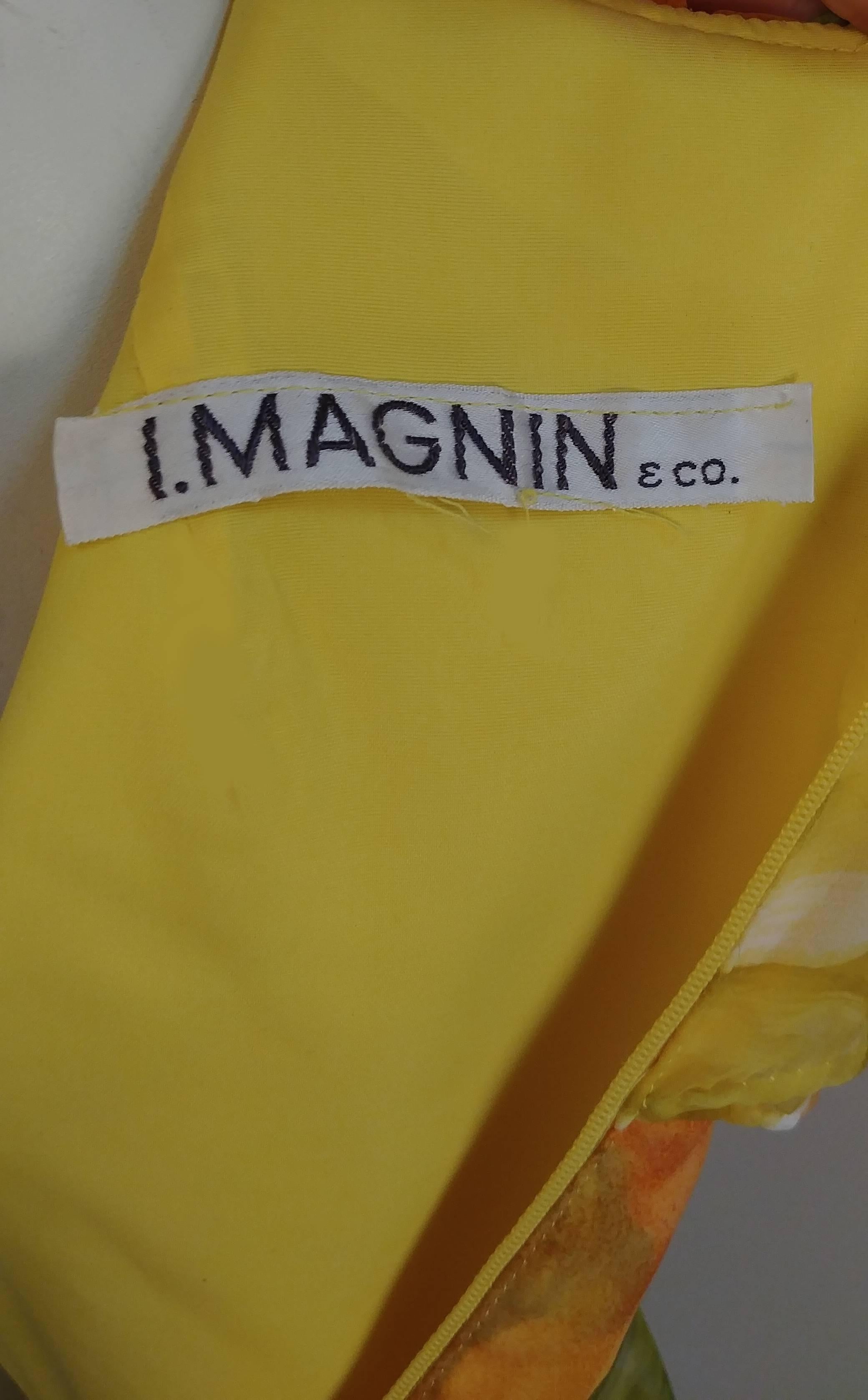 I. Magnin - Robe en mousseline de soie jaune imprimée de fleurs, années 1980 Unisexe en vente