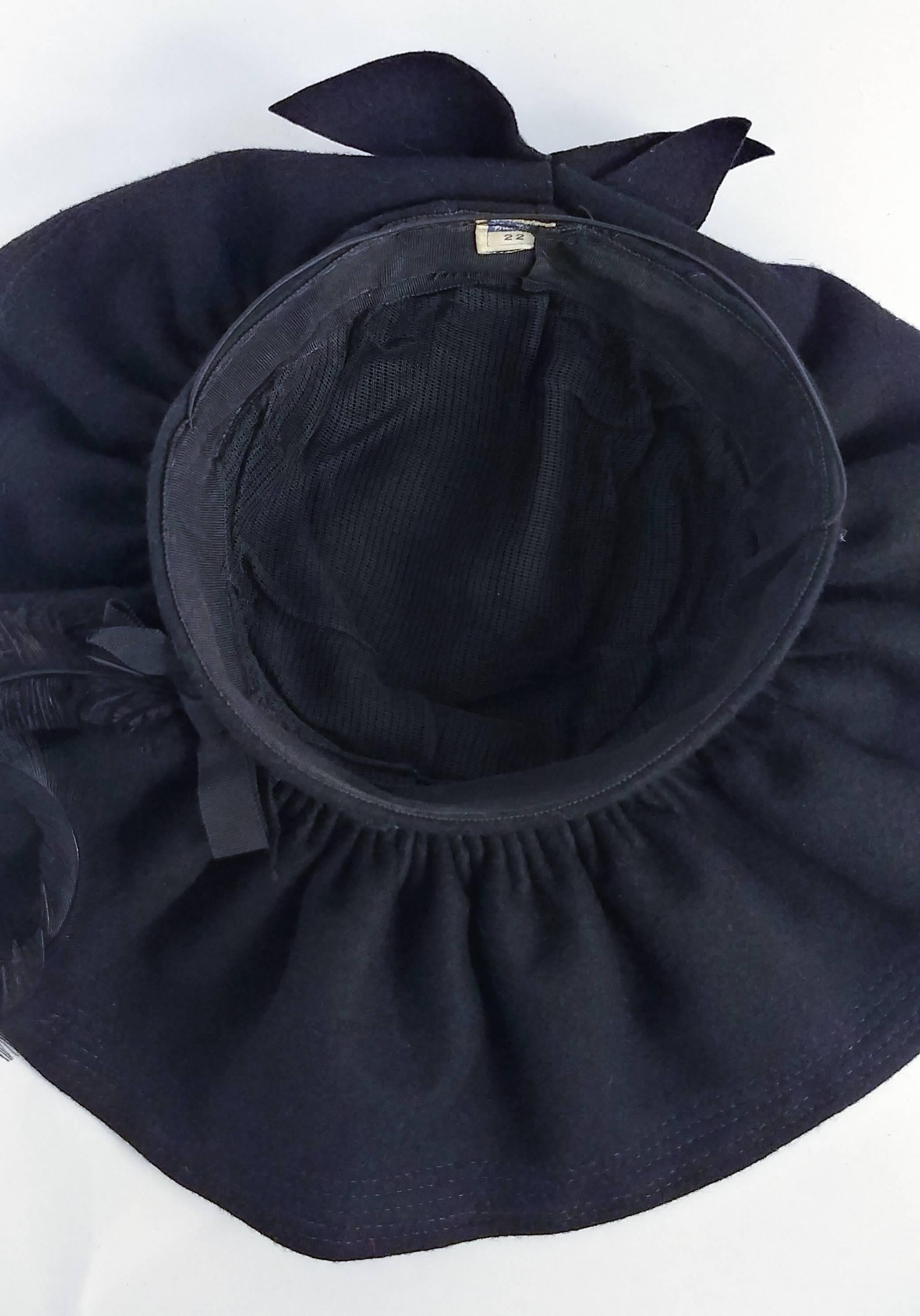 Women's 1940s Black Wool Ruffled Hat w/ Curled Feather