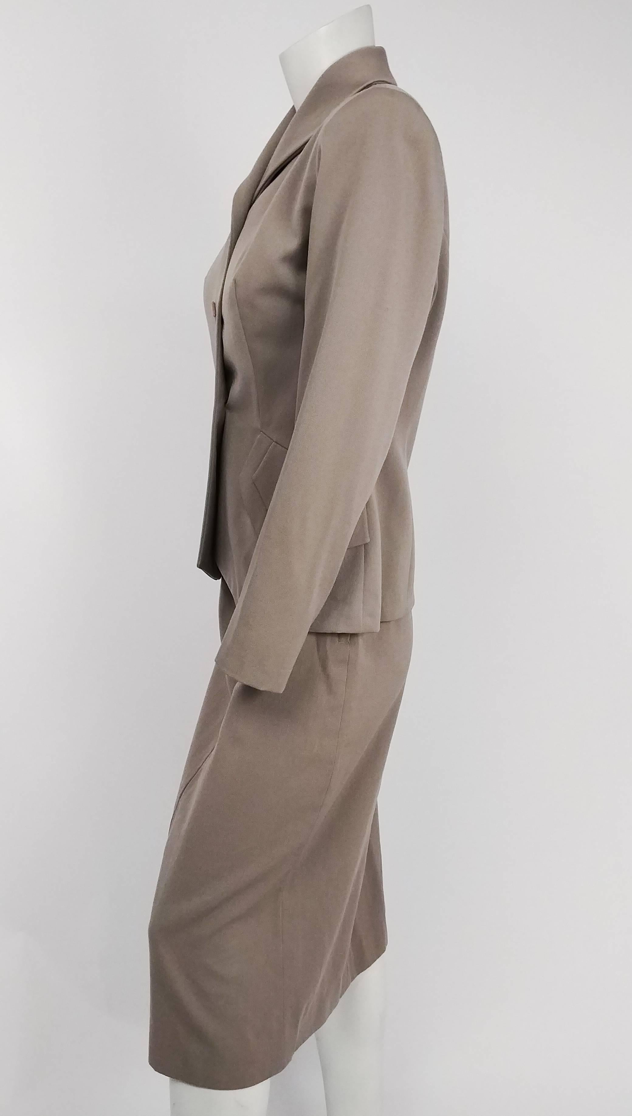 1940s Taupe Skirt Suit Set. Triangle covered buttons & geometric faux pockets. 