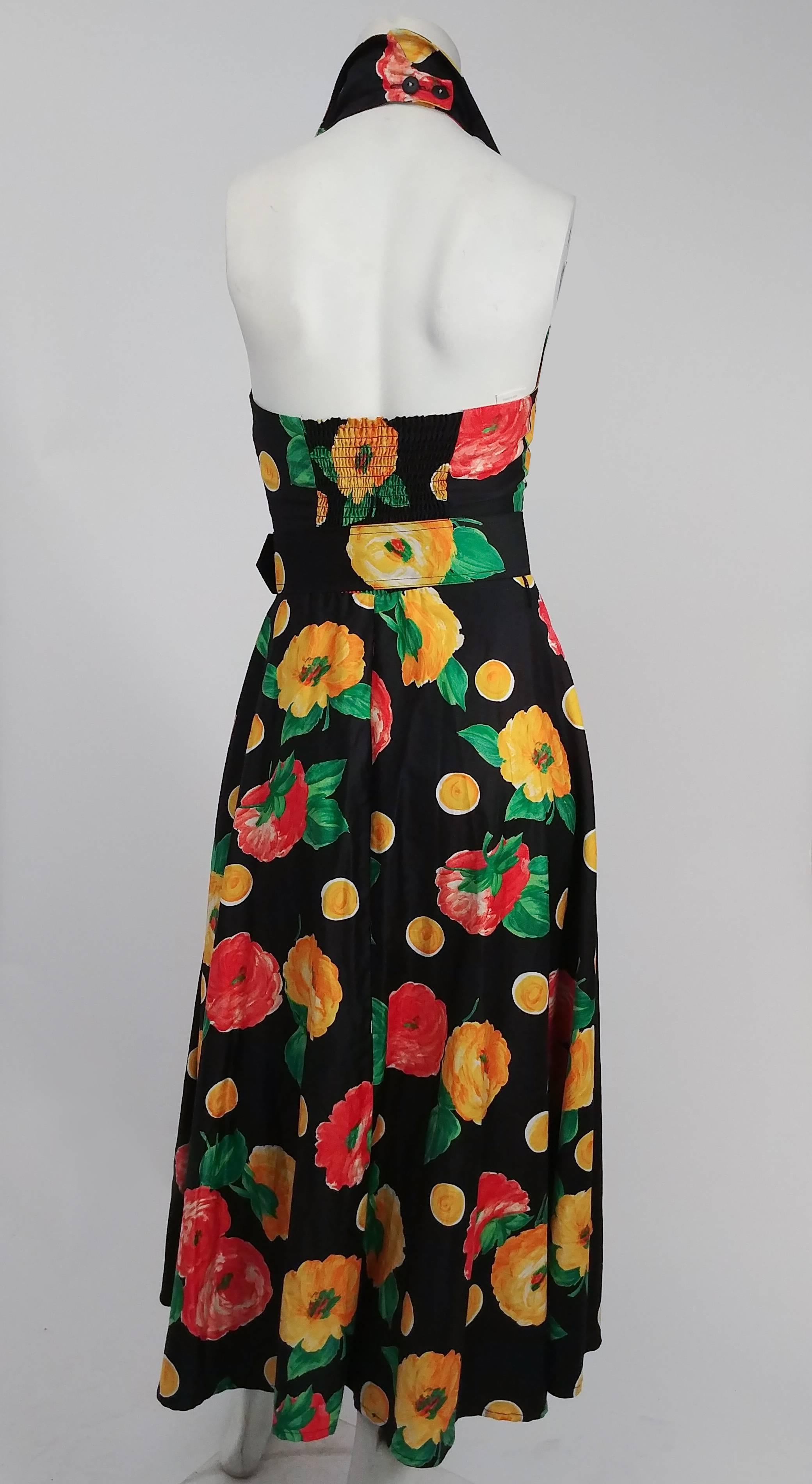 Nero Maxi abito anni '70 con stampa tropicale e scollo ad aletta in vendita