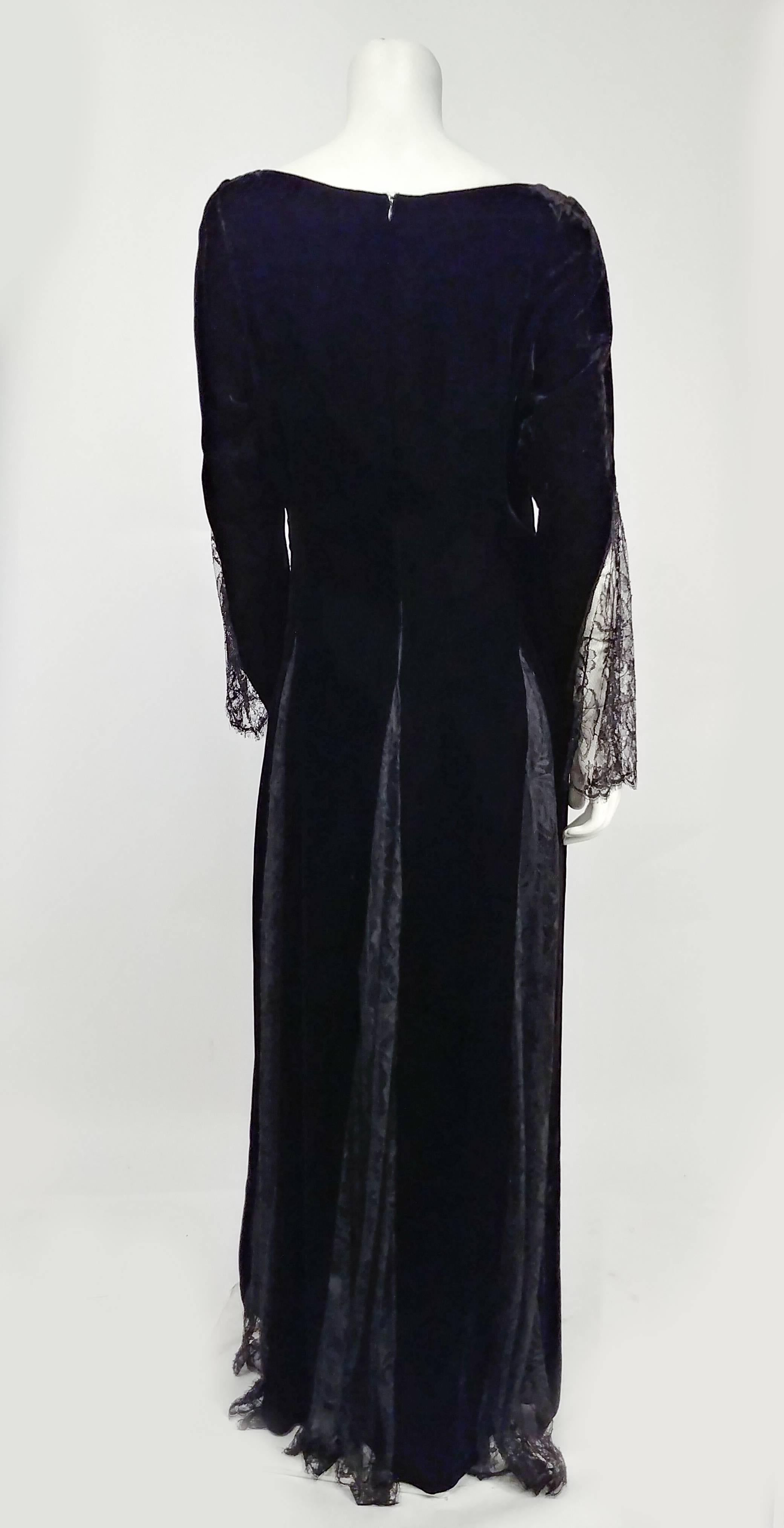 Women's 1980s Bill Blass Black Velvet Gown w/ Lace Detail For Sale