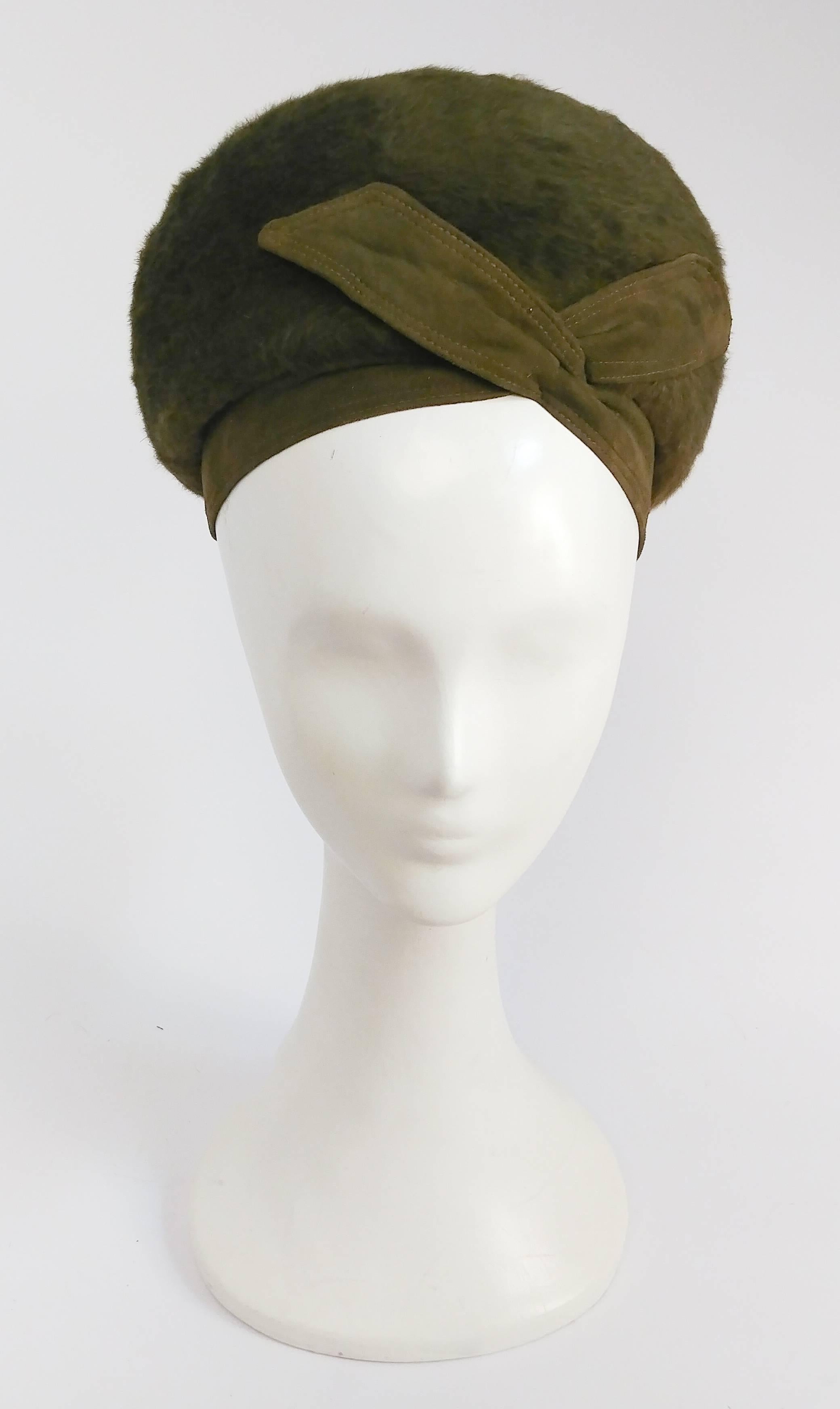 1960s Moss Green Felt Hat w/ Crossover Ribbon Detail. Fur felt.
