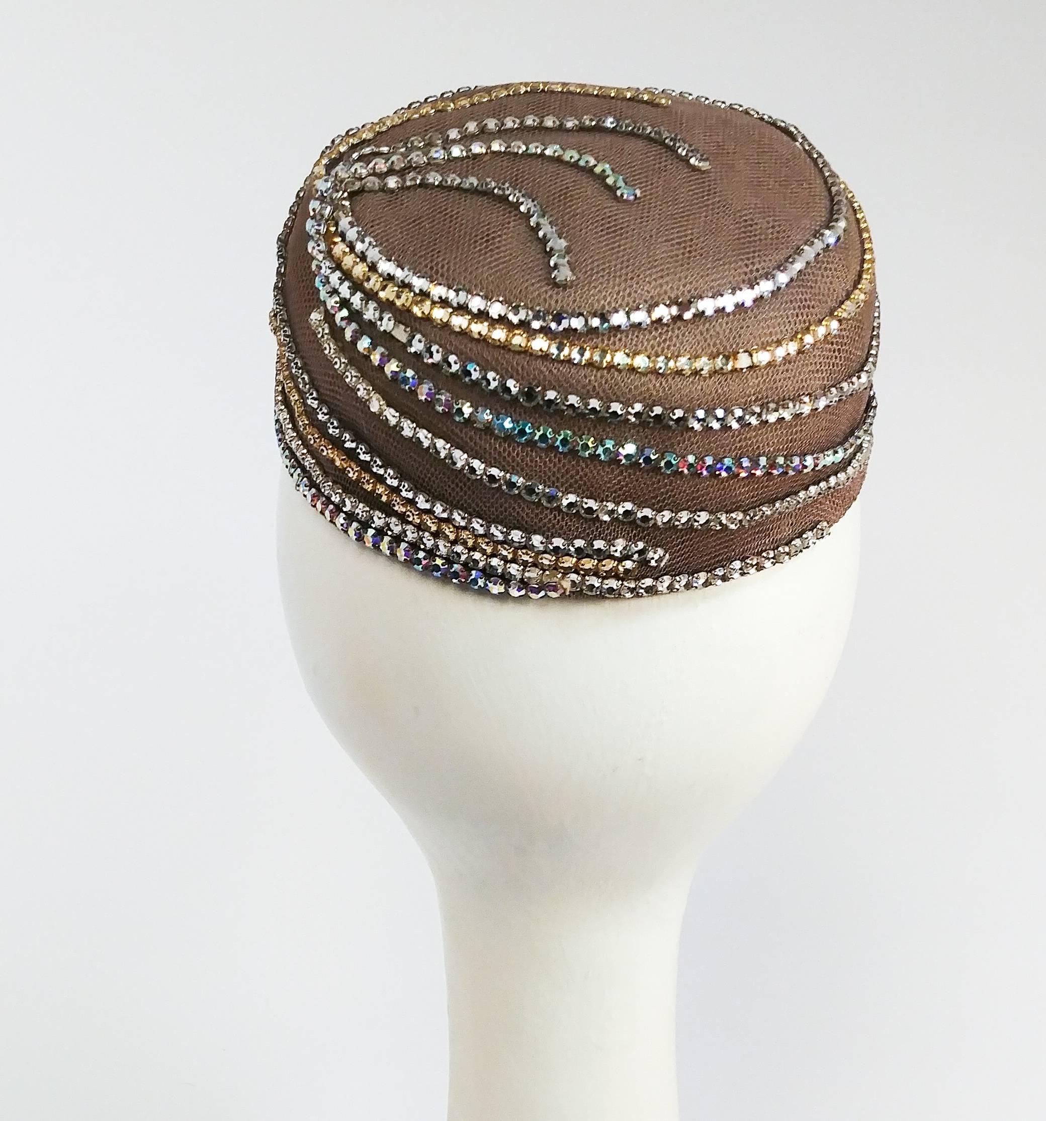 1960s Small Hat w/ Rhinestone Swirls In Excellent Condition For Sale In San Francisco, CA