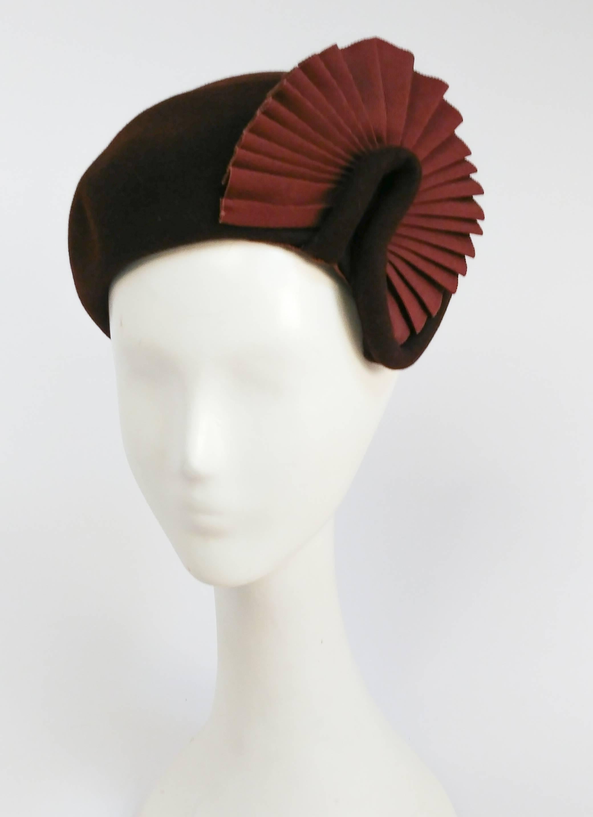 1930s Brown Felt Hat w/ Ruffled Fan 1