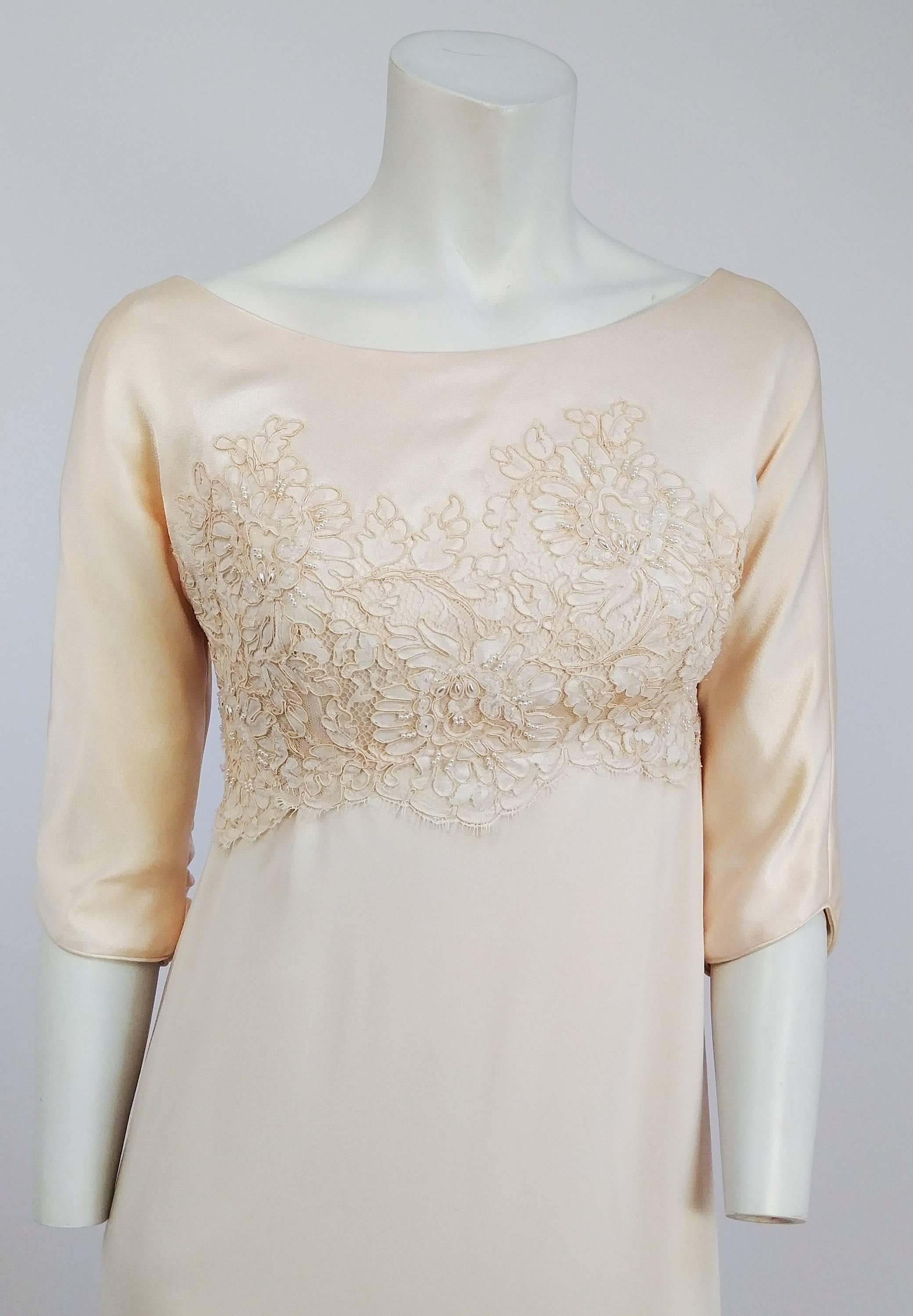 Women's 1960s Ivory Silk Crepe Wedding Dress w/ Beaded Applique For Sale
