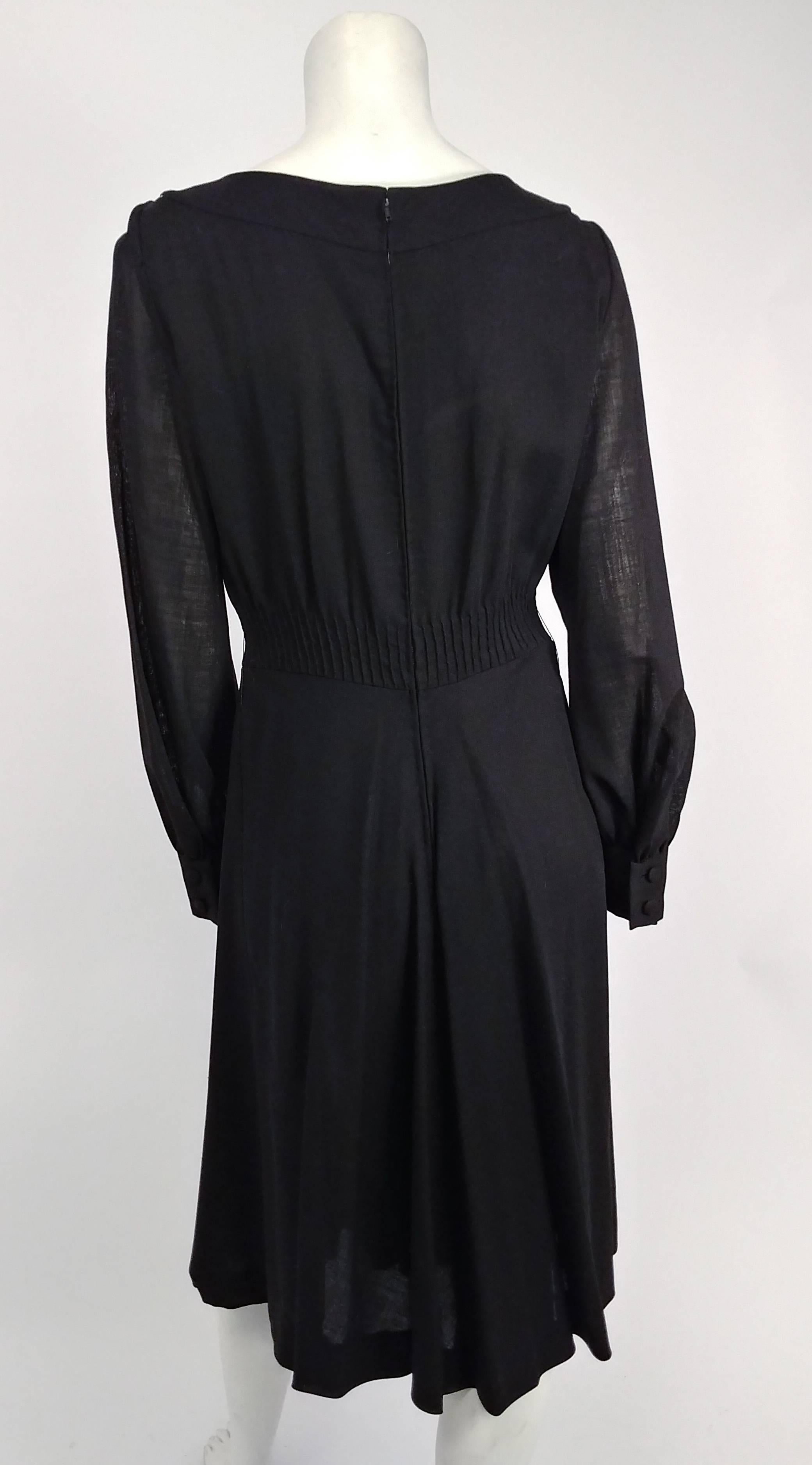 Vestido de día negro con fruncidos Valentino de los años 60 Negro en venta