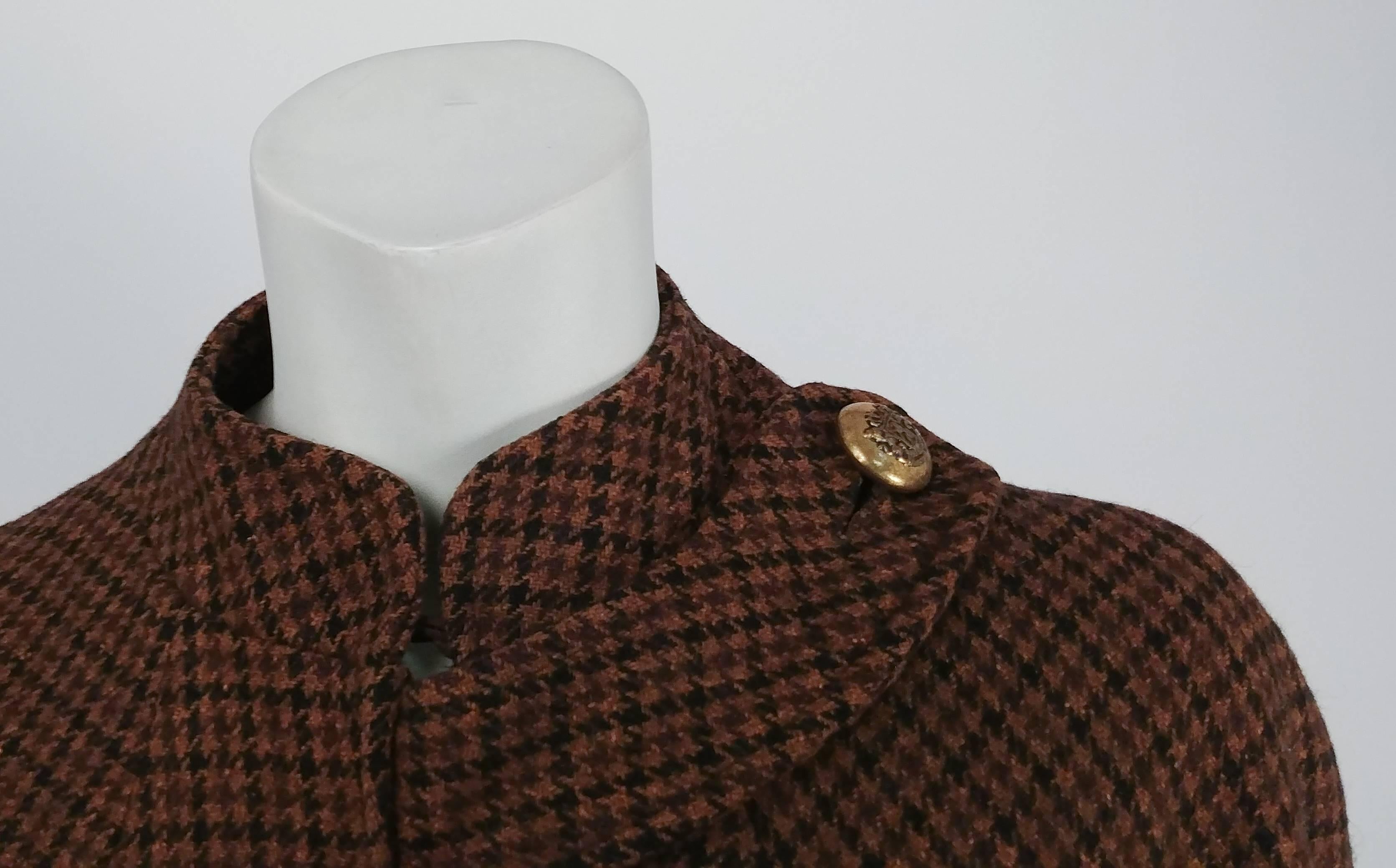 Women's 1960s Brown & Burgundy Houndstooth Wool Cape