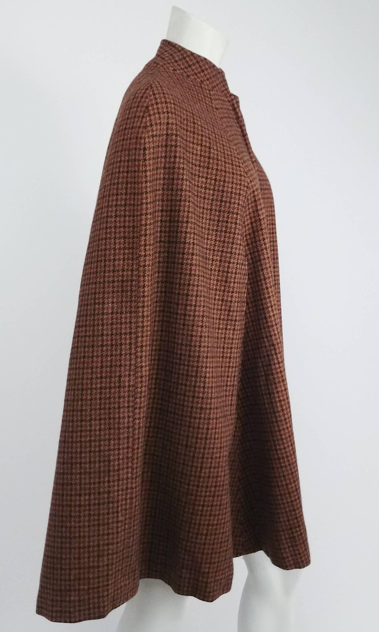 XXS 1960s Neusteters Houndstooth Cape Woven Winter Outerwear Shawl Collar Pockets