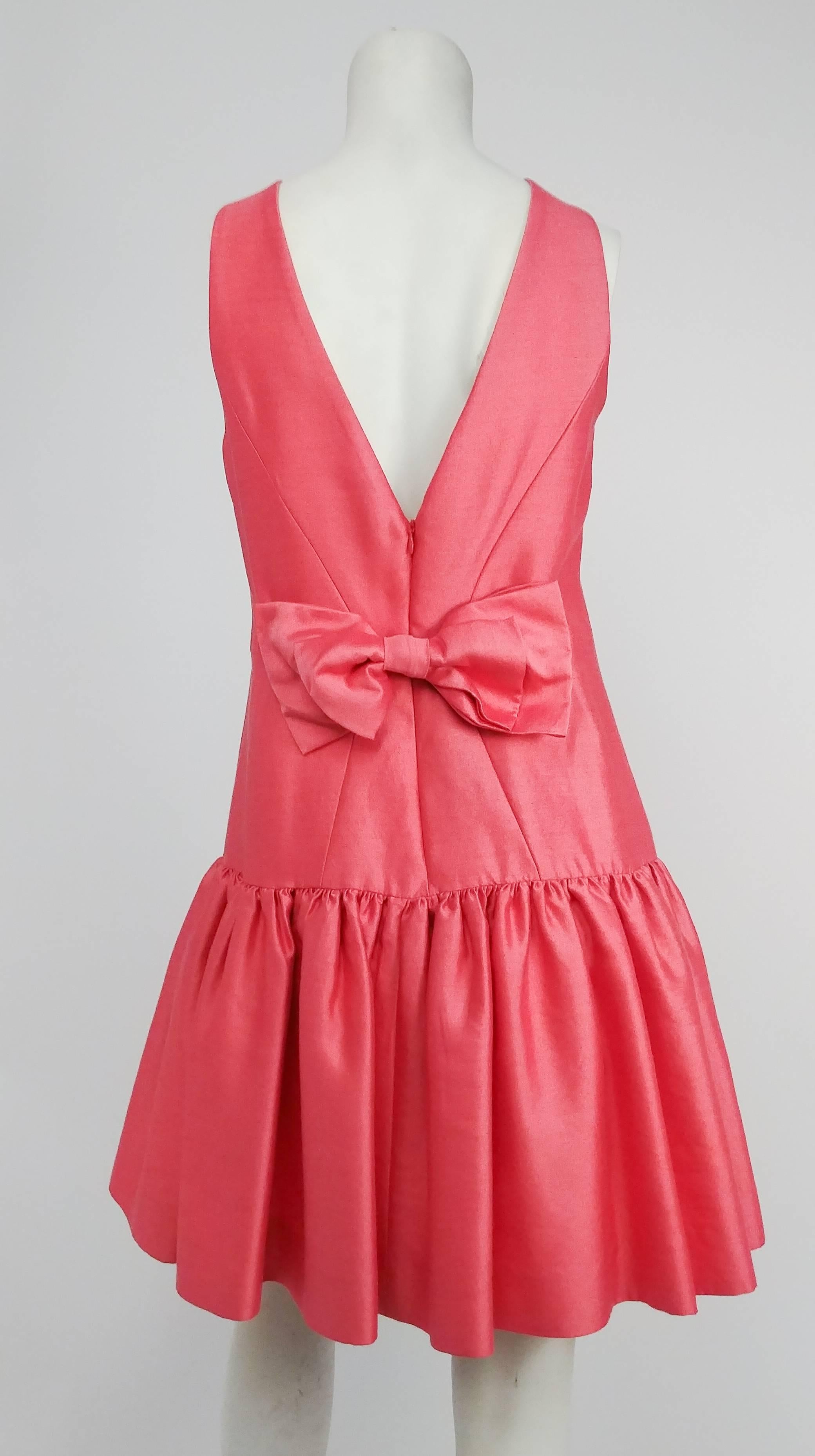 1990er Jahre Rosa Kleid mit tiefer Taille und Rüschenbesatz (Pink) im Angebot