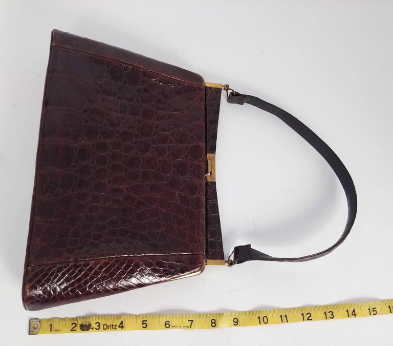 1950s Brown Alligator Handbag For Sale 2