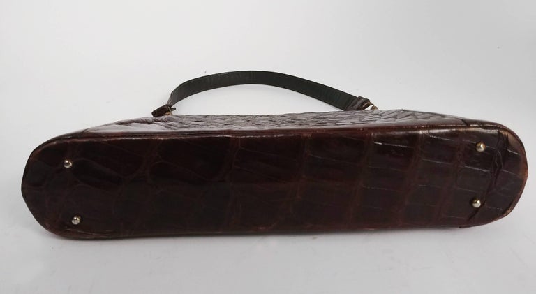 1950s Brown Alligator Handbag In Good Condition For Sale In San Francisco, CA