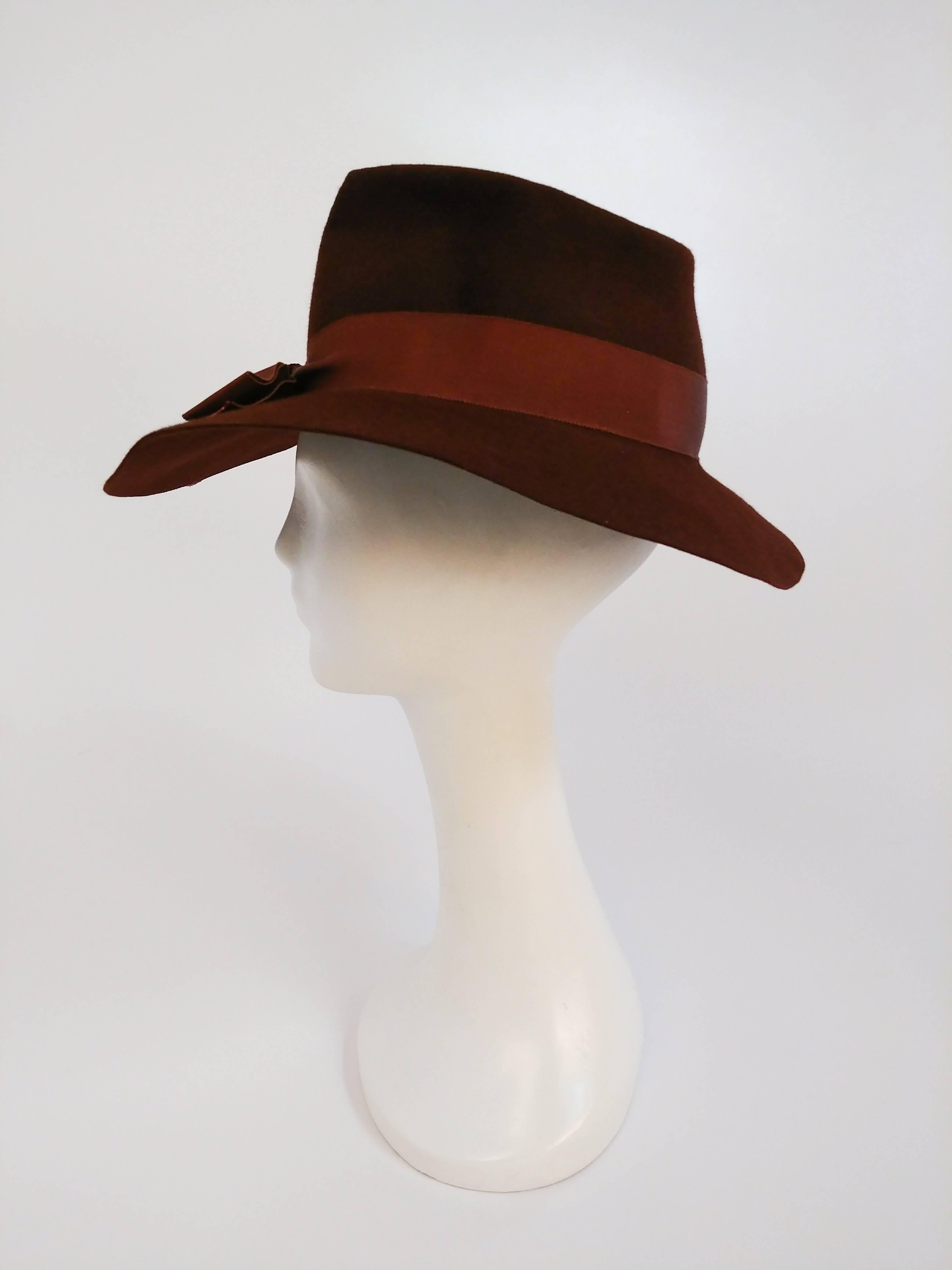 1940s Knox Brown Feminine Fedora Felt Hat. Wide brim, grosgrain bow on front. 