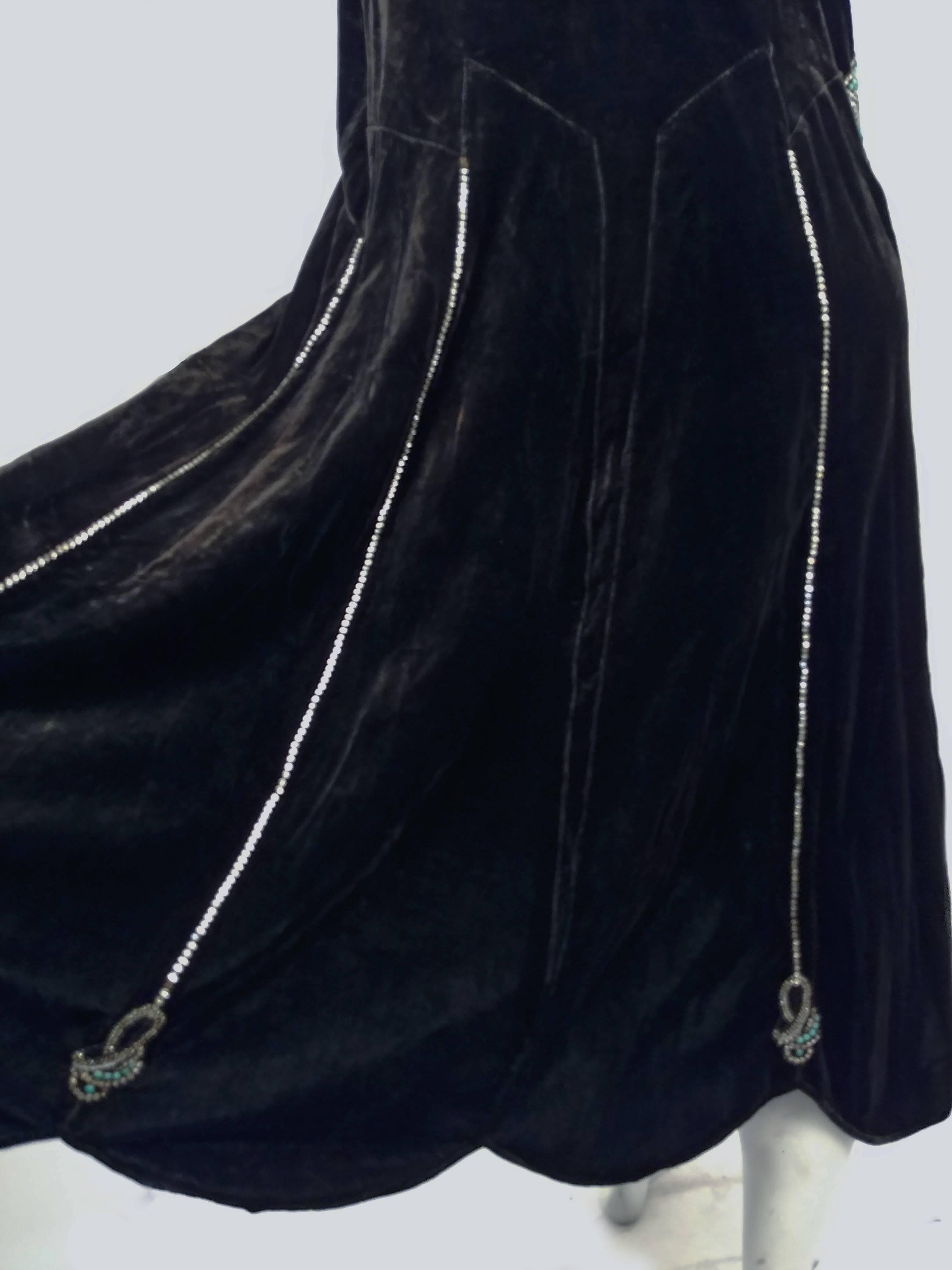 Abito anni '20 in velluto nero con strass in vendita 1