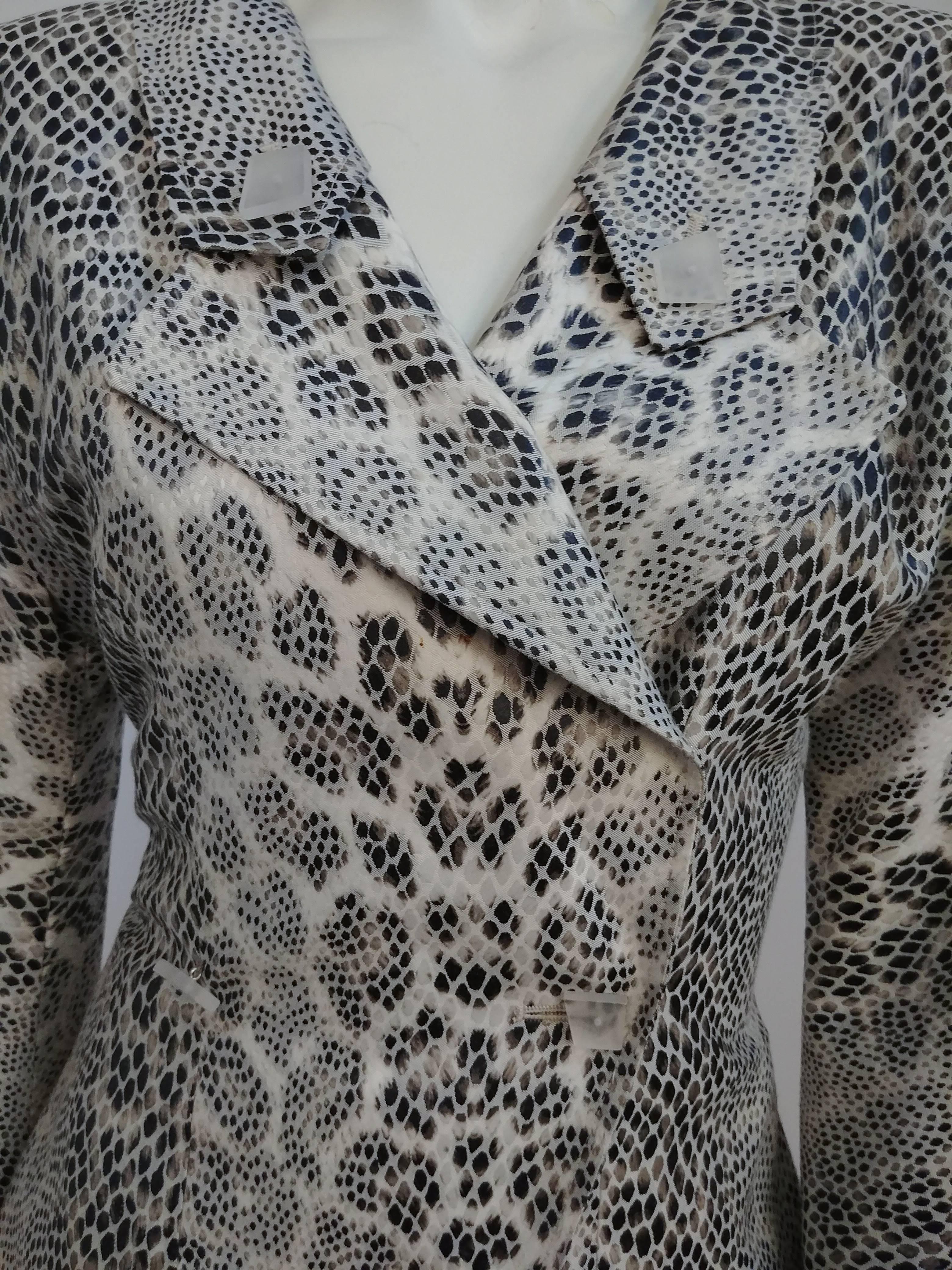 1980s Jean Muir White Snake Print Skirt Suit Set. Double breasted blazer jacket, frosted acrylic geometric buttons. Padded shoulders, wide lapels. 