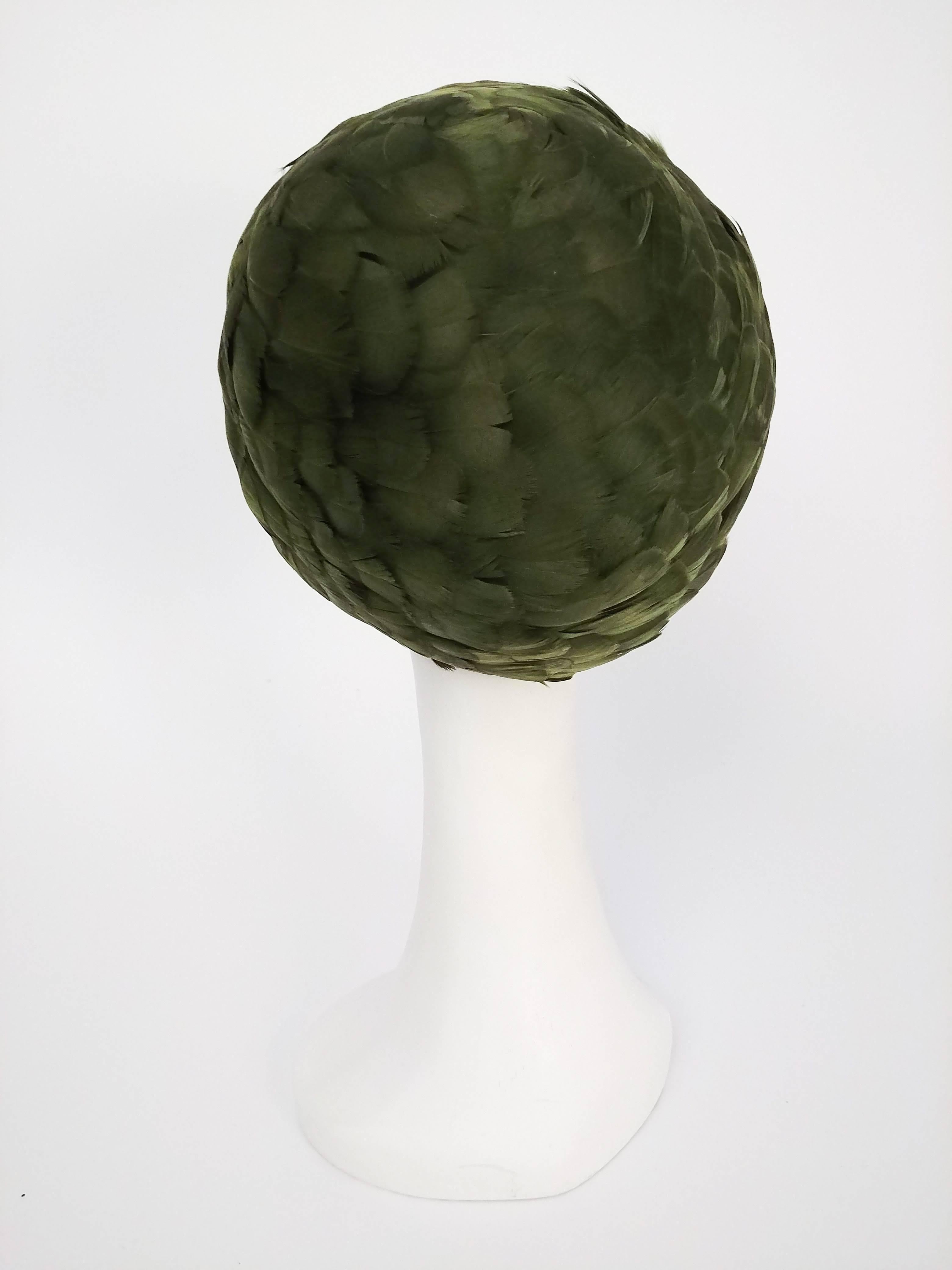 1960s Olive Green Feather Beret In Excellent Condition In San Francisco, CA