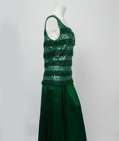 Haut de soirée à sequins vert émeraude et jupe de soirée en satin, années 1960