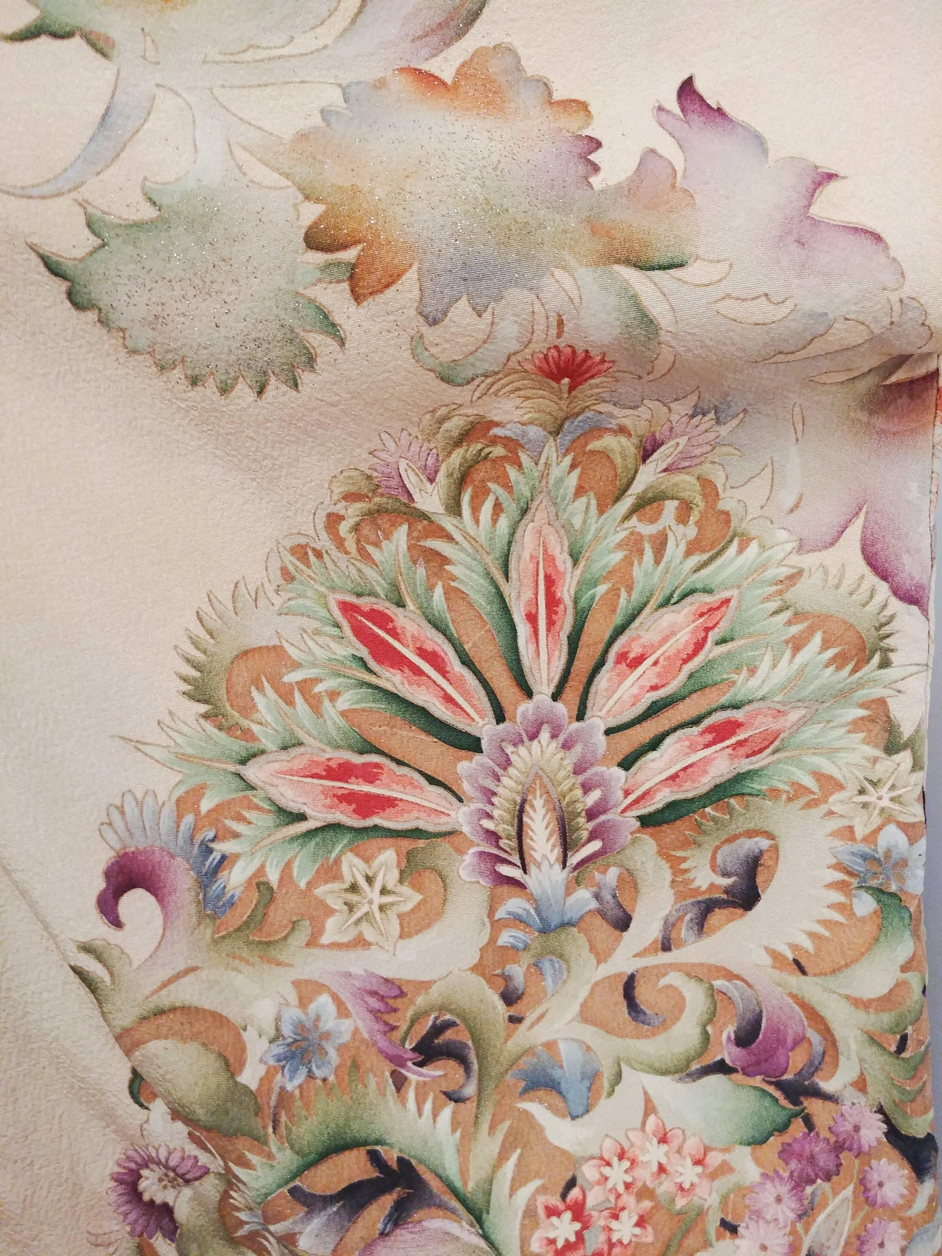 1940s Hand Painted Silk Kimono. Exquisite hand-painted kimono wth beautiful watercolour-esque imagery all over sleeves, front, and back. Metallic paint details perfectly accents motifs of birds and foliage. 