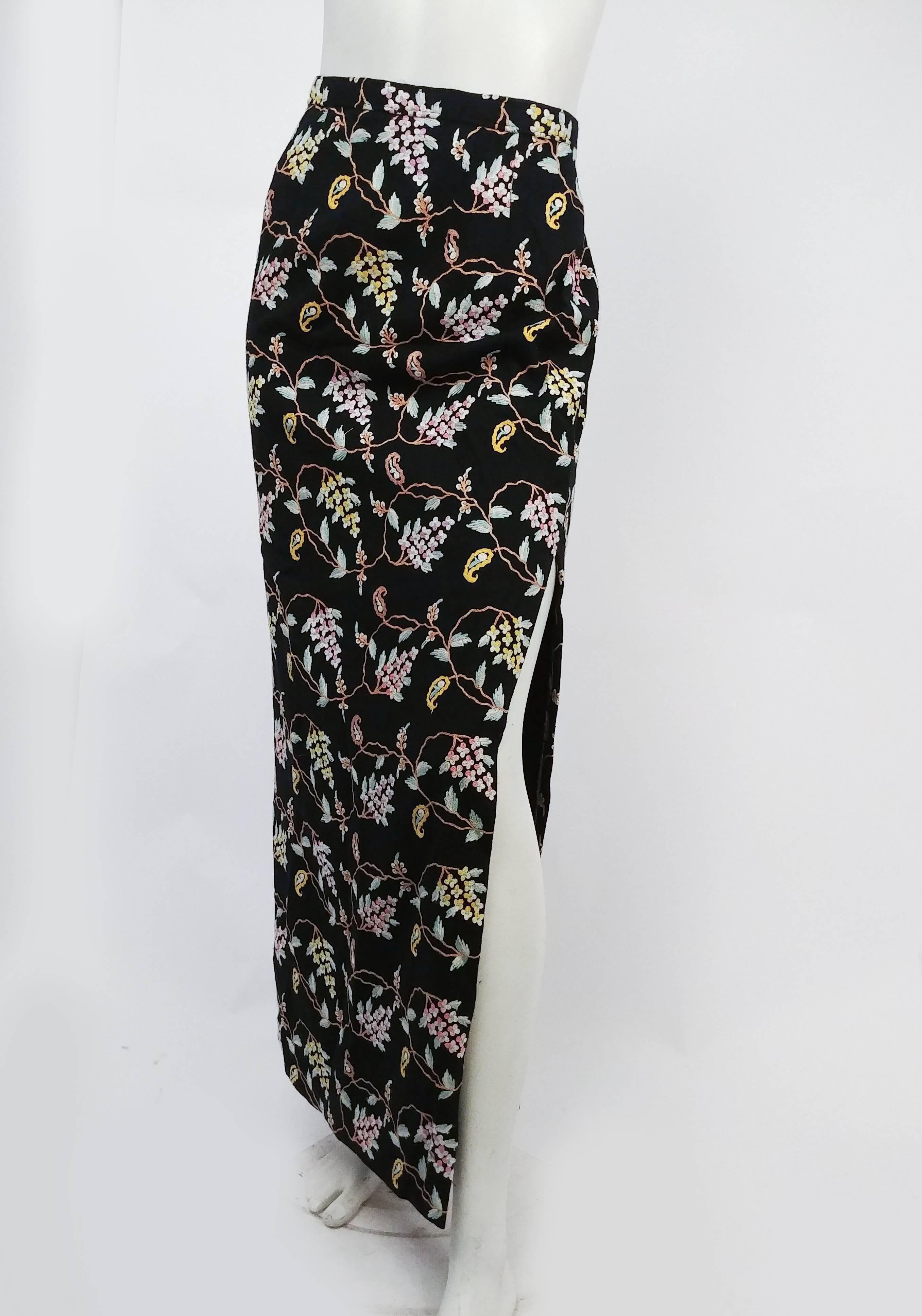 1960s Embroidered Black Chinese Style Two Piece Top & Skirt In Good Condition For Sale In San Francisco, CA