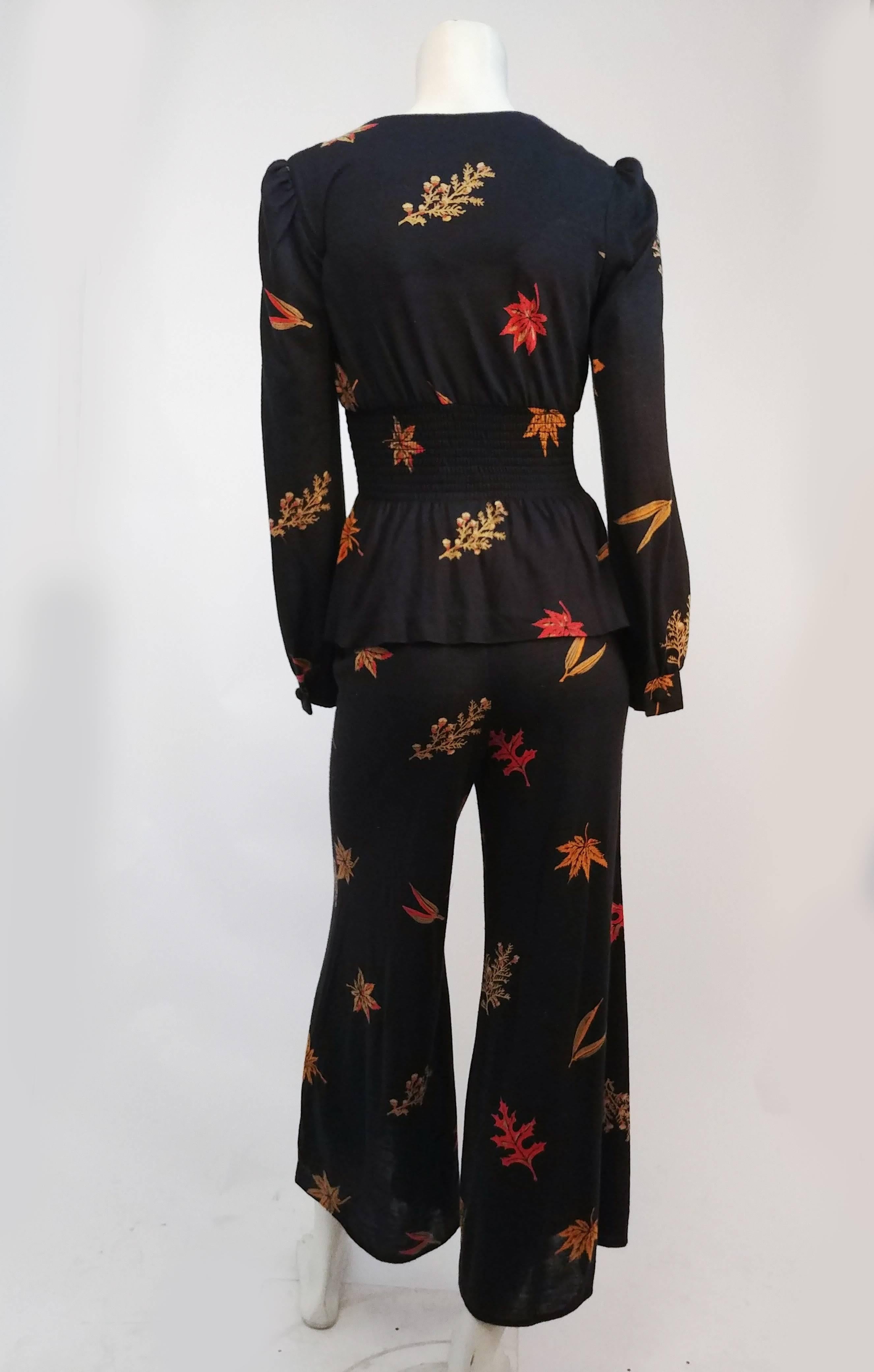 Women's 1970s Knit Two Piece Top & Pant w/ Printed Maple Leaves For Sale