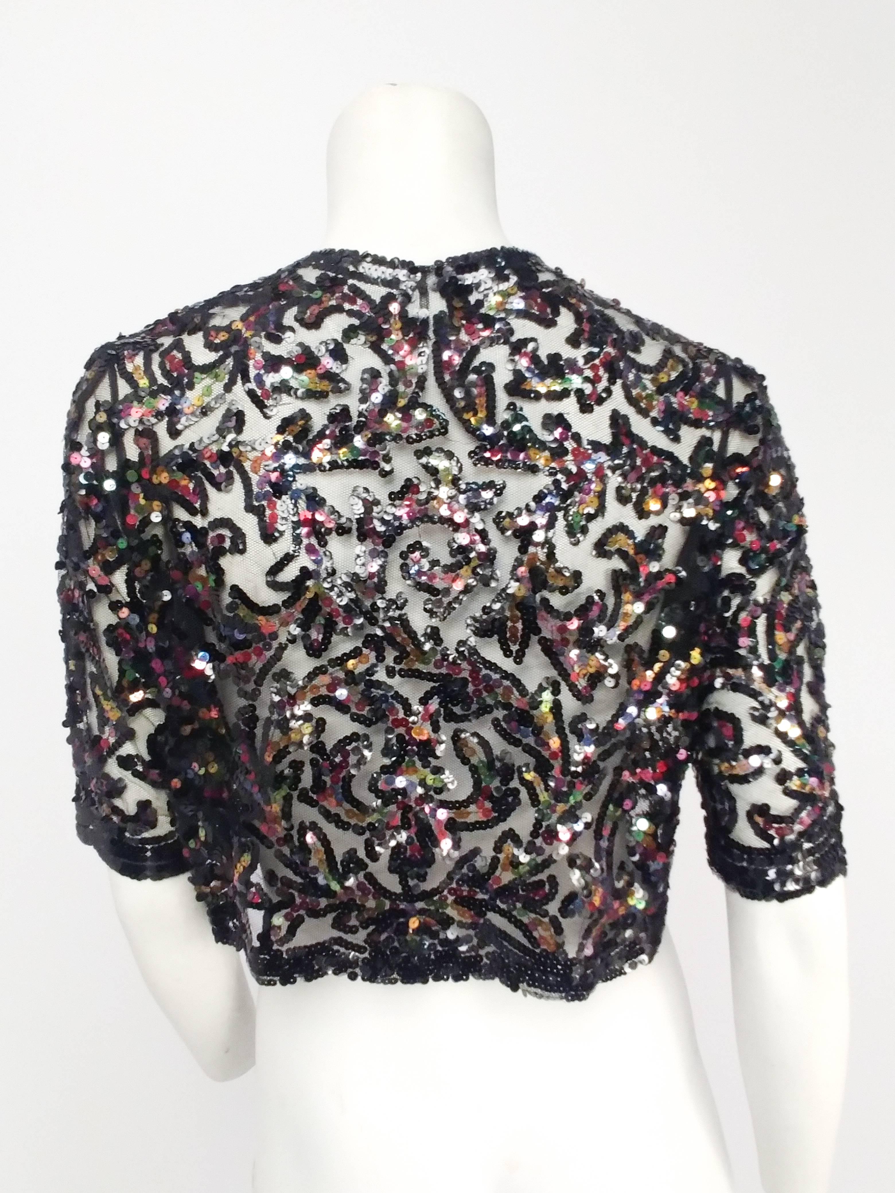 Noir Veste boléro courte en maille noire à sequins arc-en-ciel, années 1930  en vente