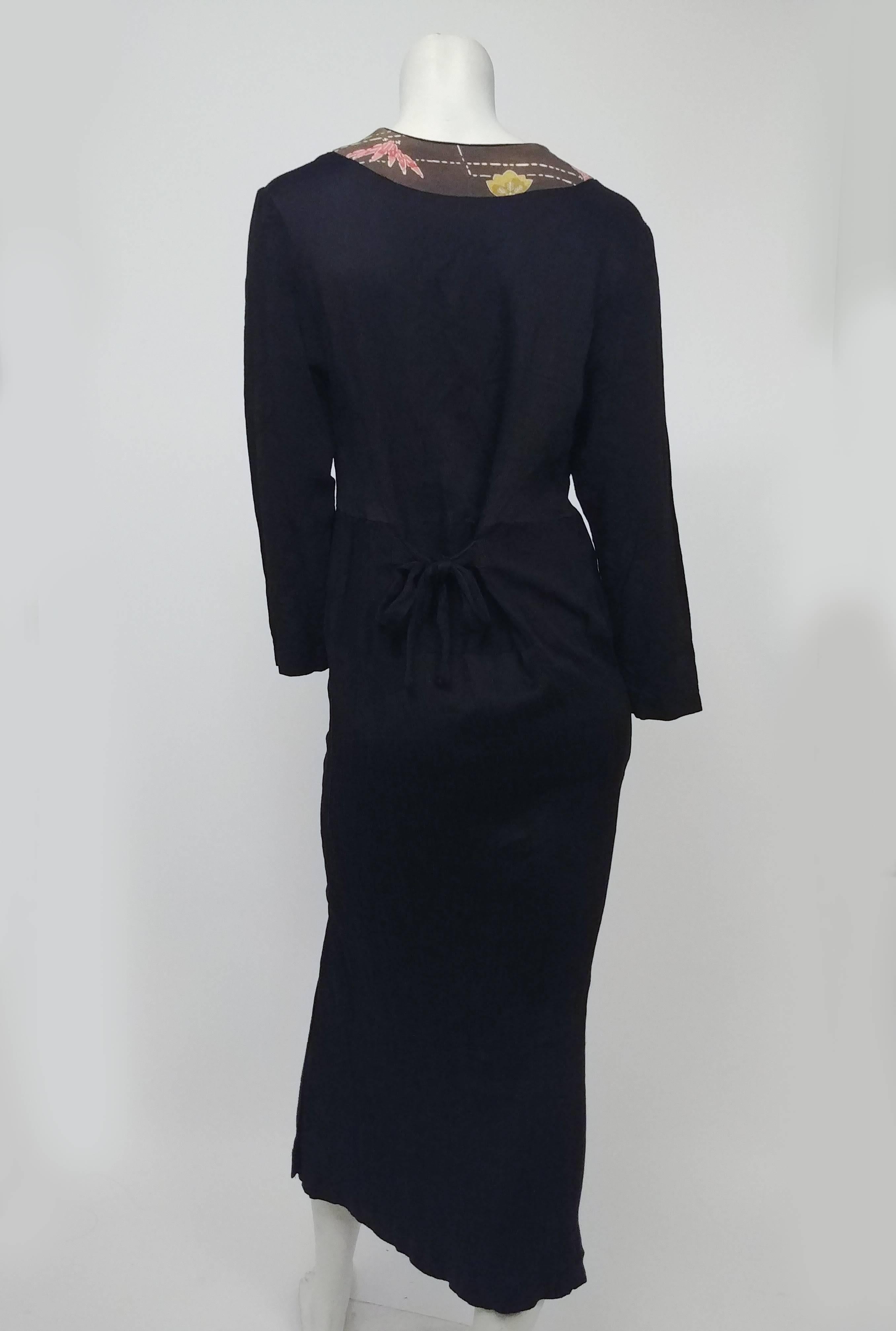 Robe plissée noire japonaise des années 1980 avec bordure en soie de kimono Pour femmes en vente