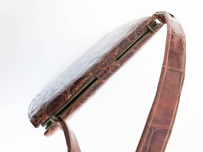 1950s Alligator Brown Structured Handbag at 1stDibs | triangular clasp