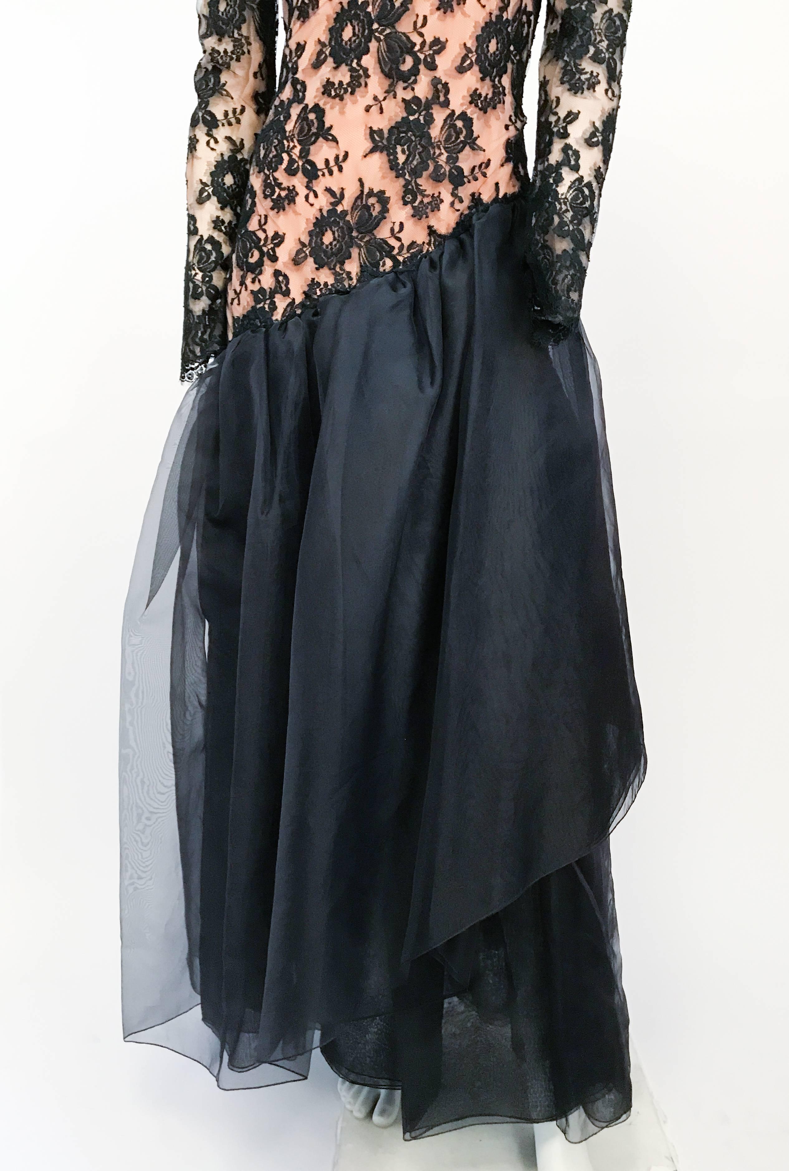 1980s Travilla Black Floral Lace Dress In Good Condition In San Francisco, CA