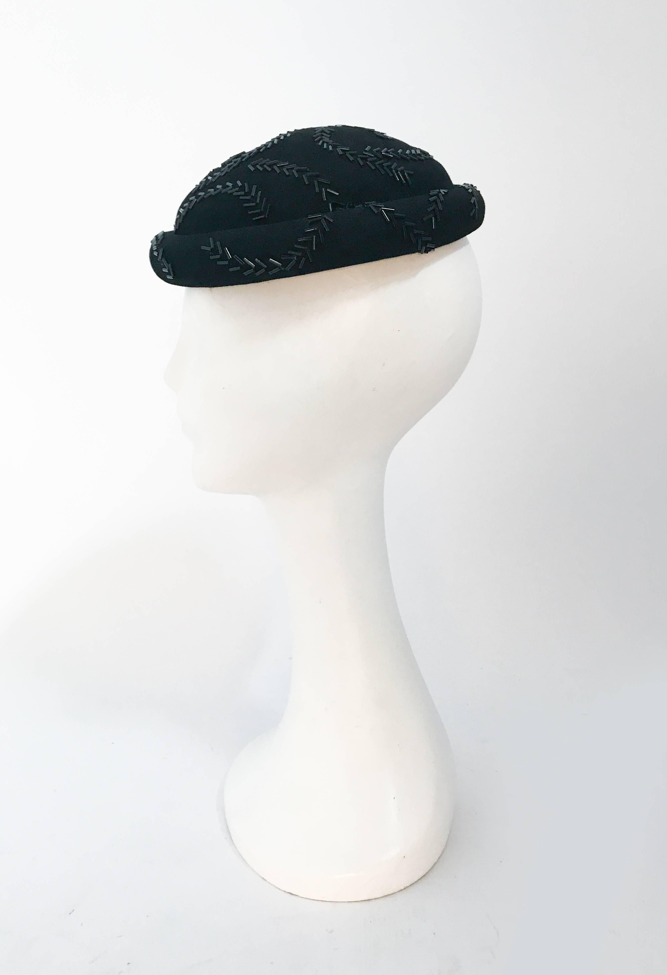 1930s Black Felt Beaded Cocktail Hat In Good Condition For Sale In San Francisco, CA