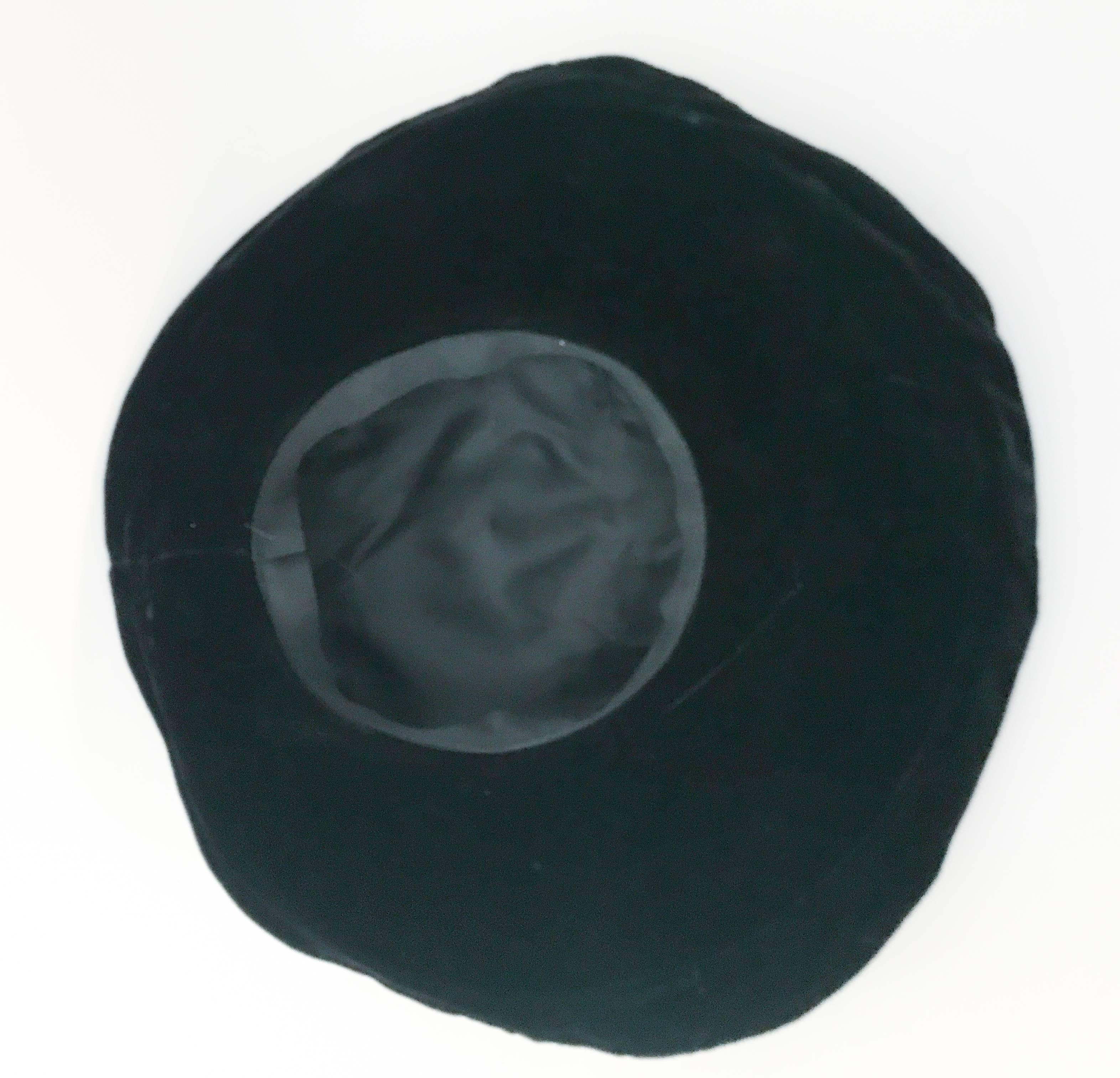 1940s Black Silk Velvet Hat with Silk Handmade Flowers 2