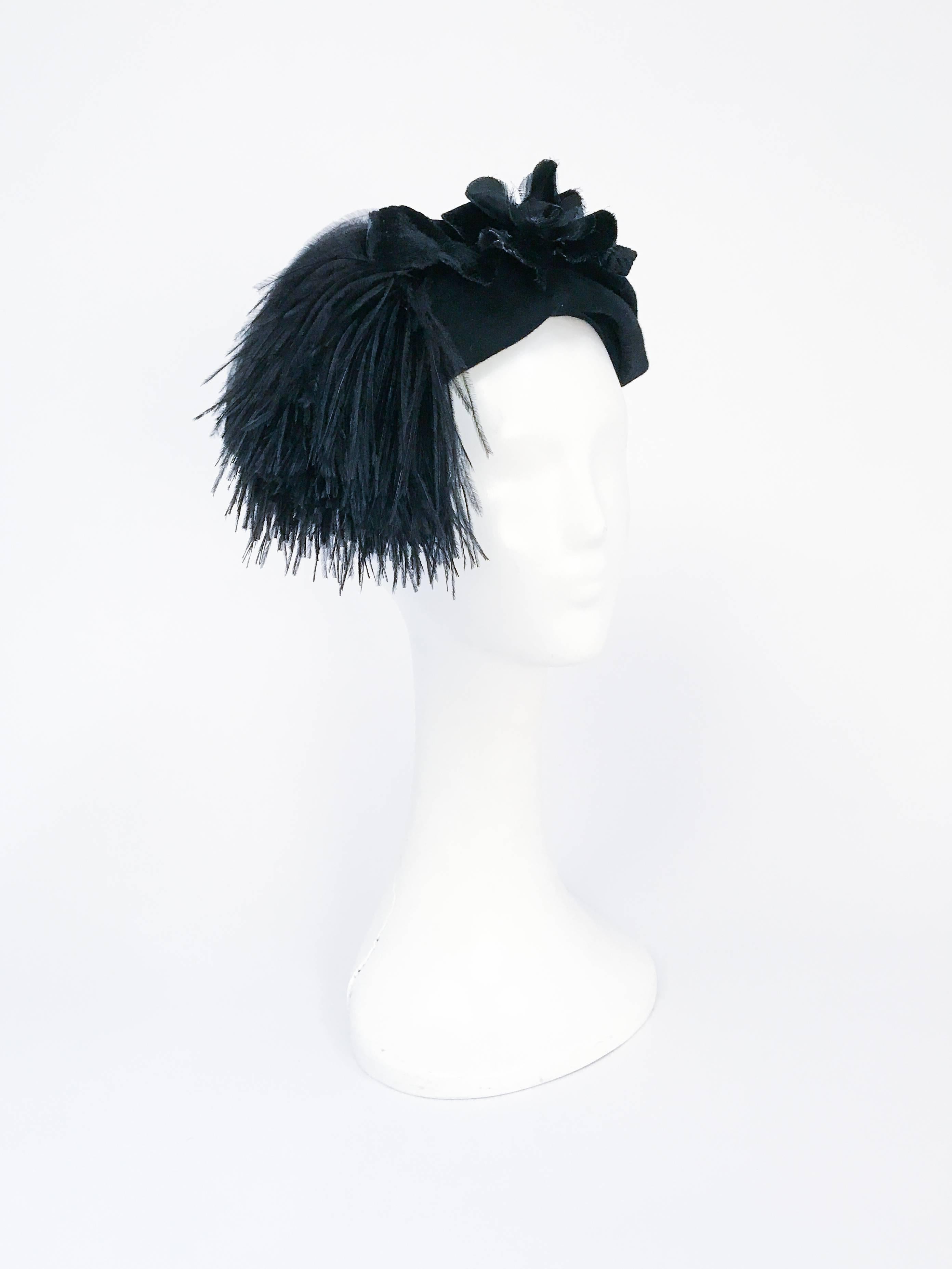 1950s Black Felt hat with Silk/Velvet Flower and Feather Accent In Good Condition In San Francisco, CA
