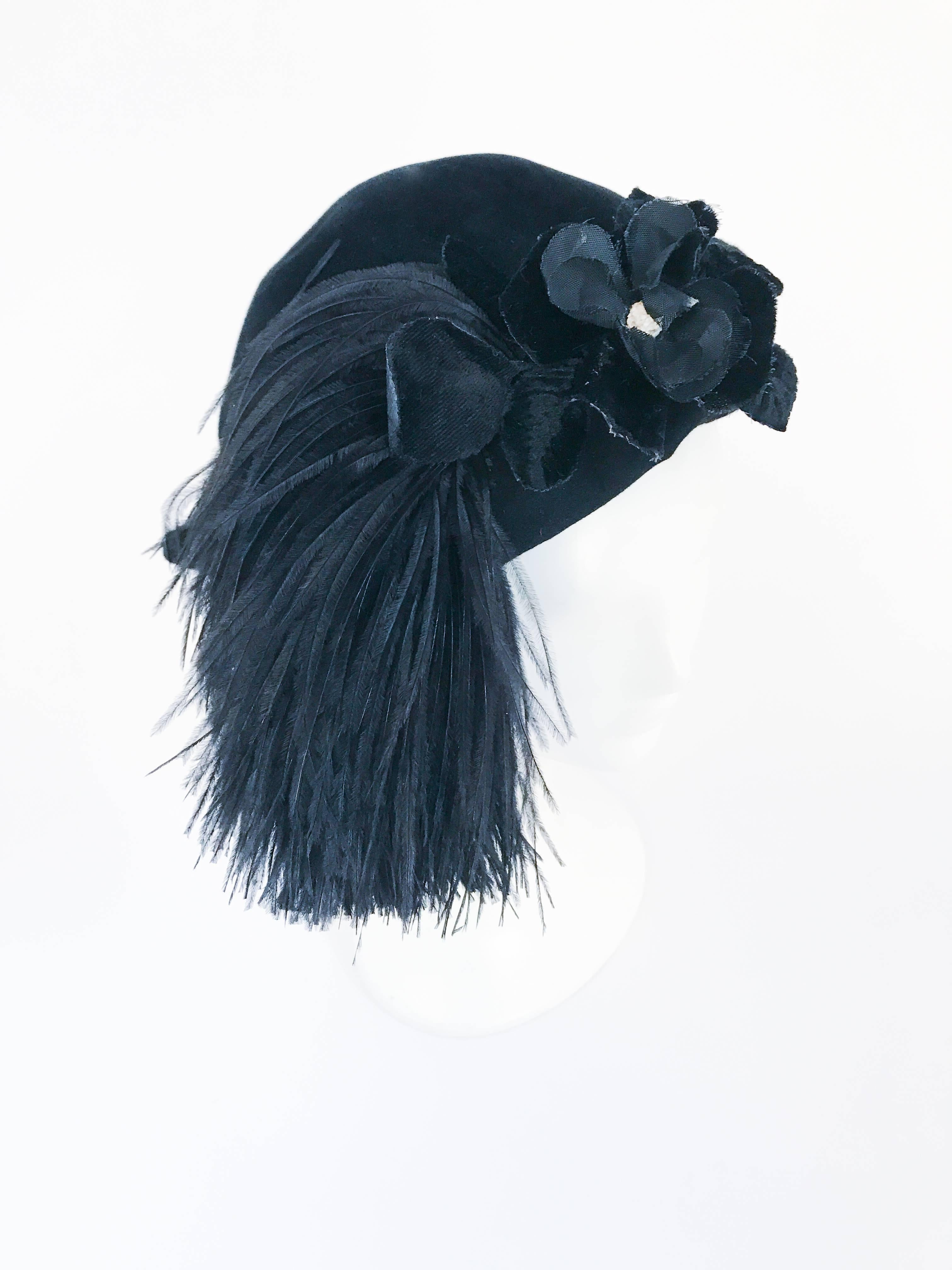 Women's 1950s Black Felt hat with Silk/Velvet Flower and Feather Accent