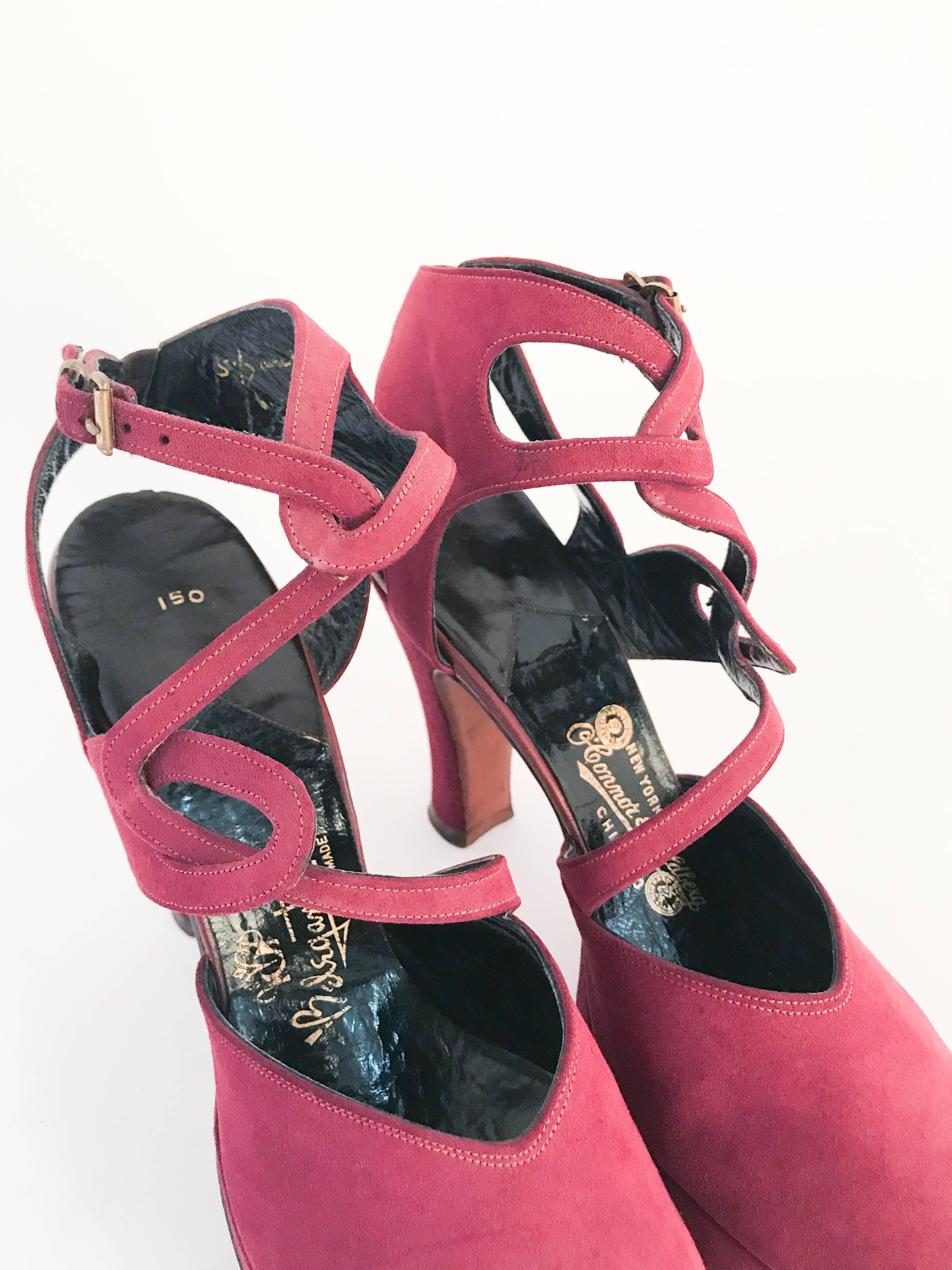 1947 Plum Suede Heels With Strap and Cut-out Accents In Good Condition For Sale In San Francisco, CA