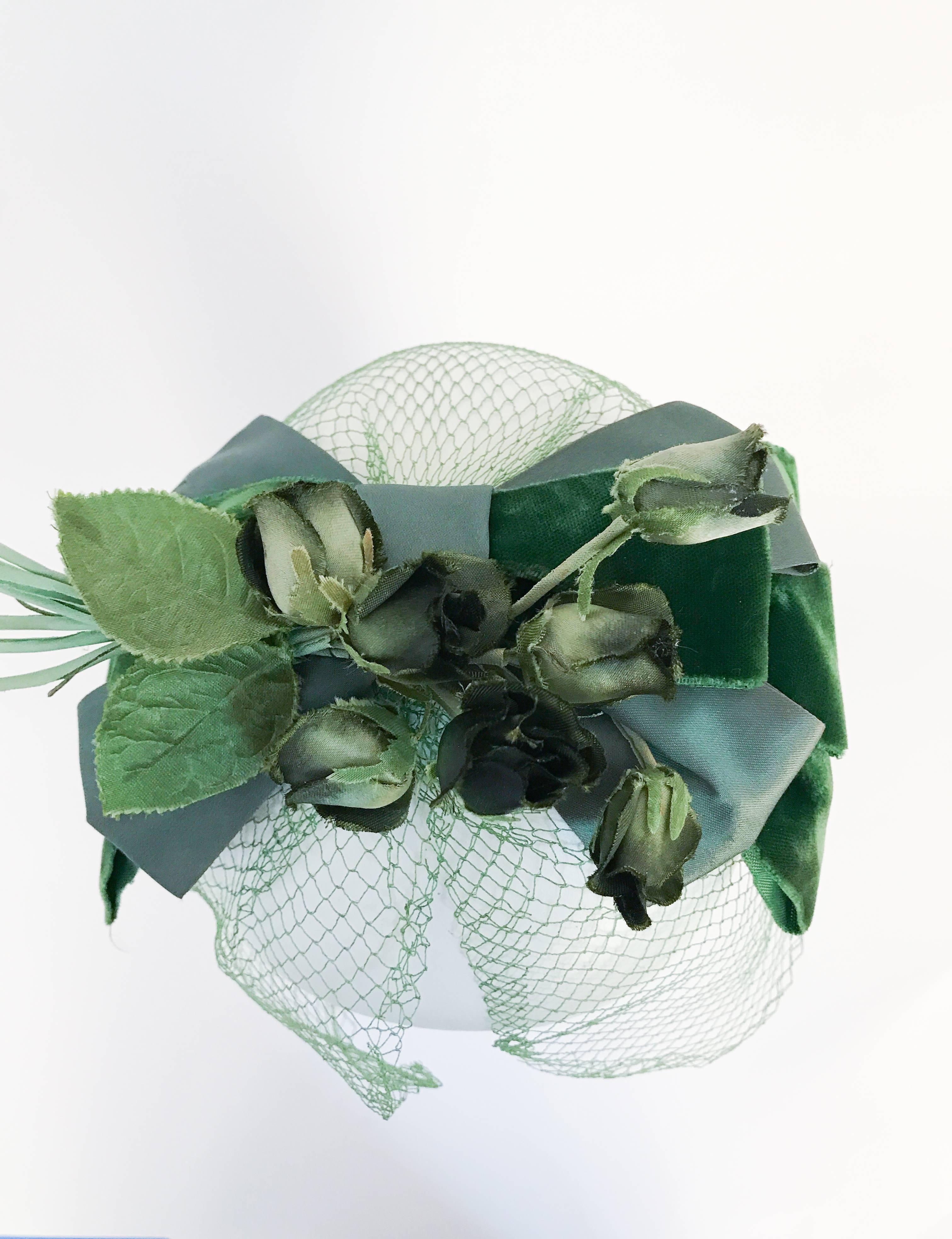 Women's 1950s Green Netted Cocktail Hat with Silk Roses