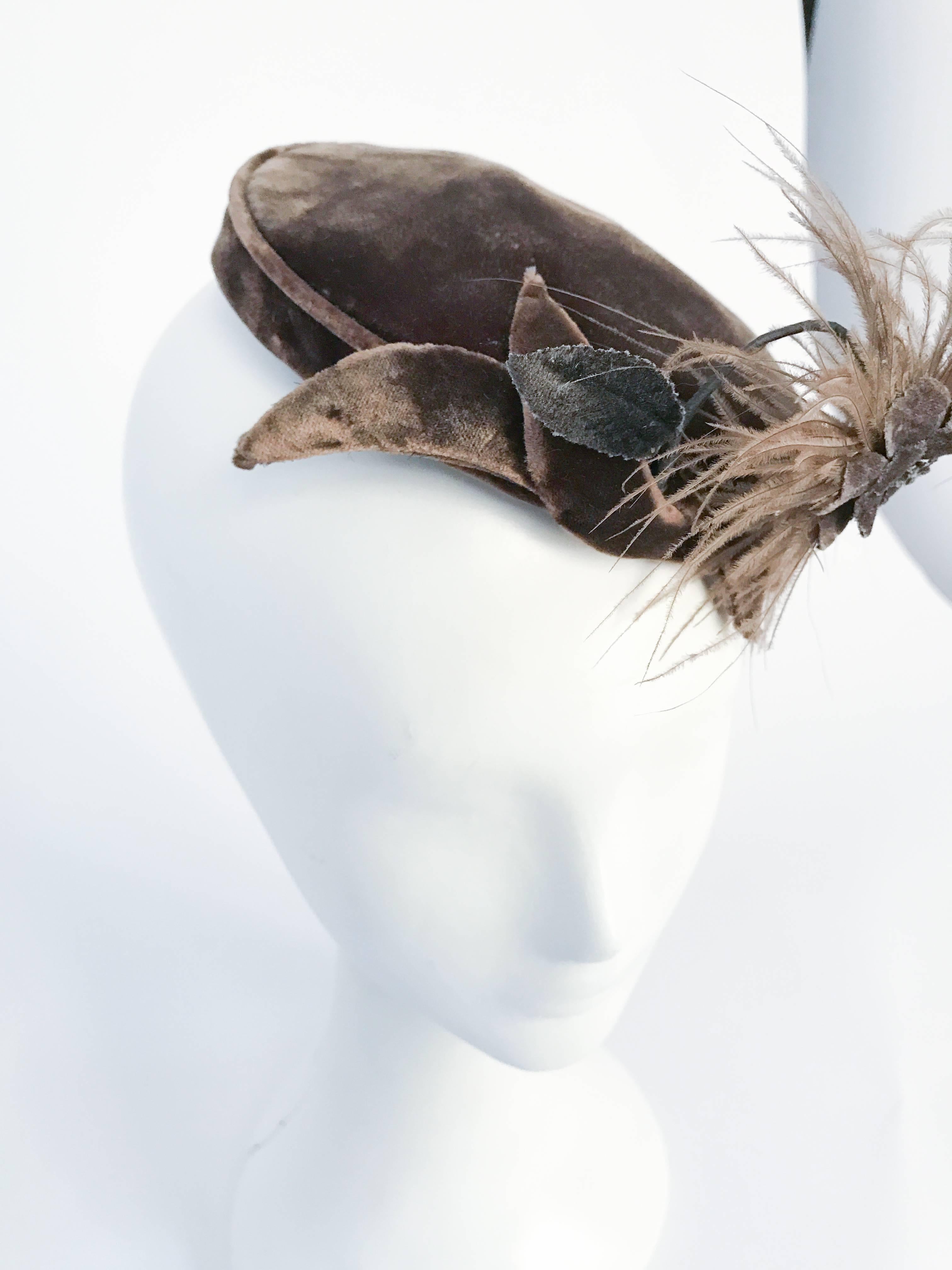 1950s Taupe Rayon Velvet Hat with Feathered Flower In Good Condition For Sale In San Francisco, CA