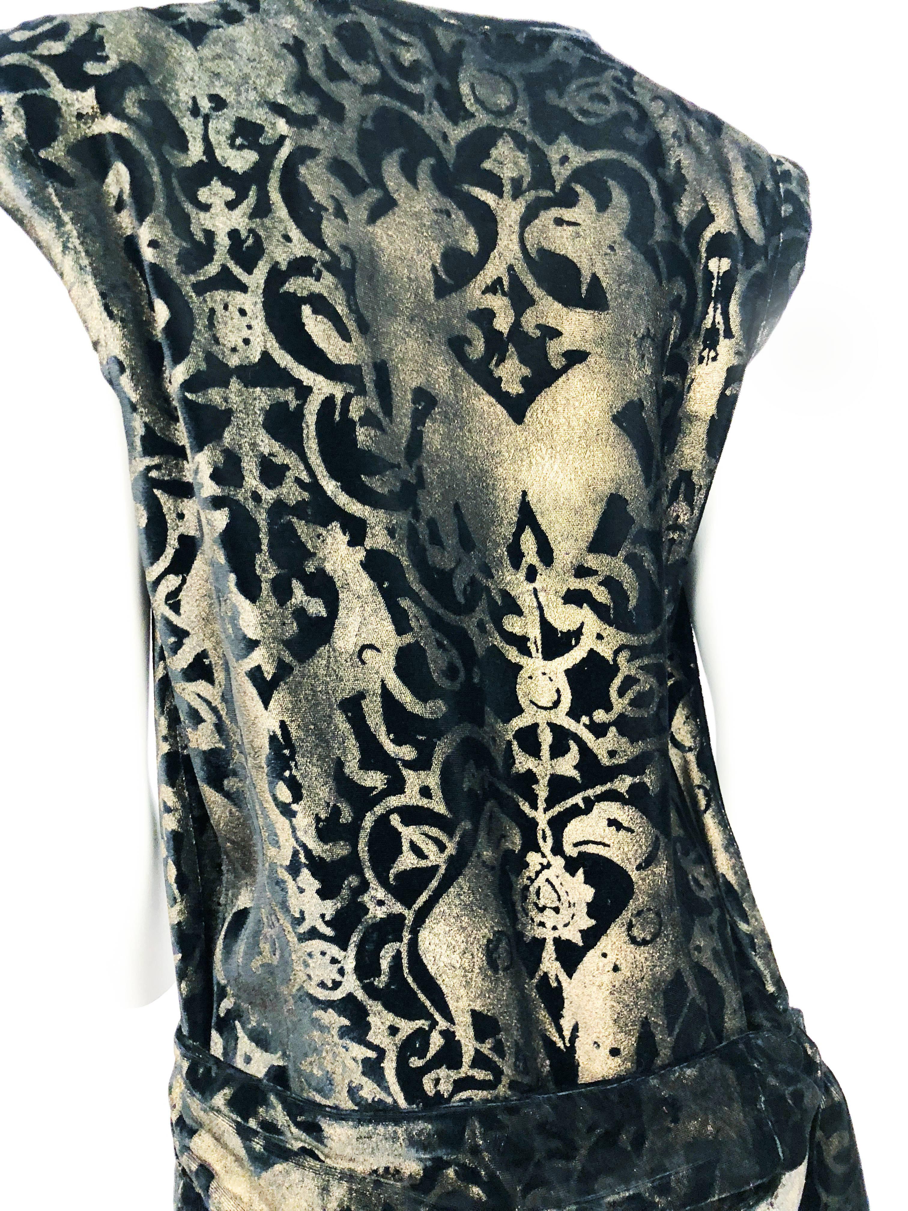 Fiorella Manici Black Silk Velvet Dress with Hand-Stenciled Novelty print, 1980  For Sale 2