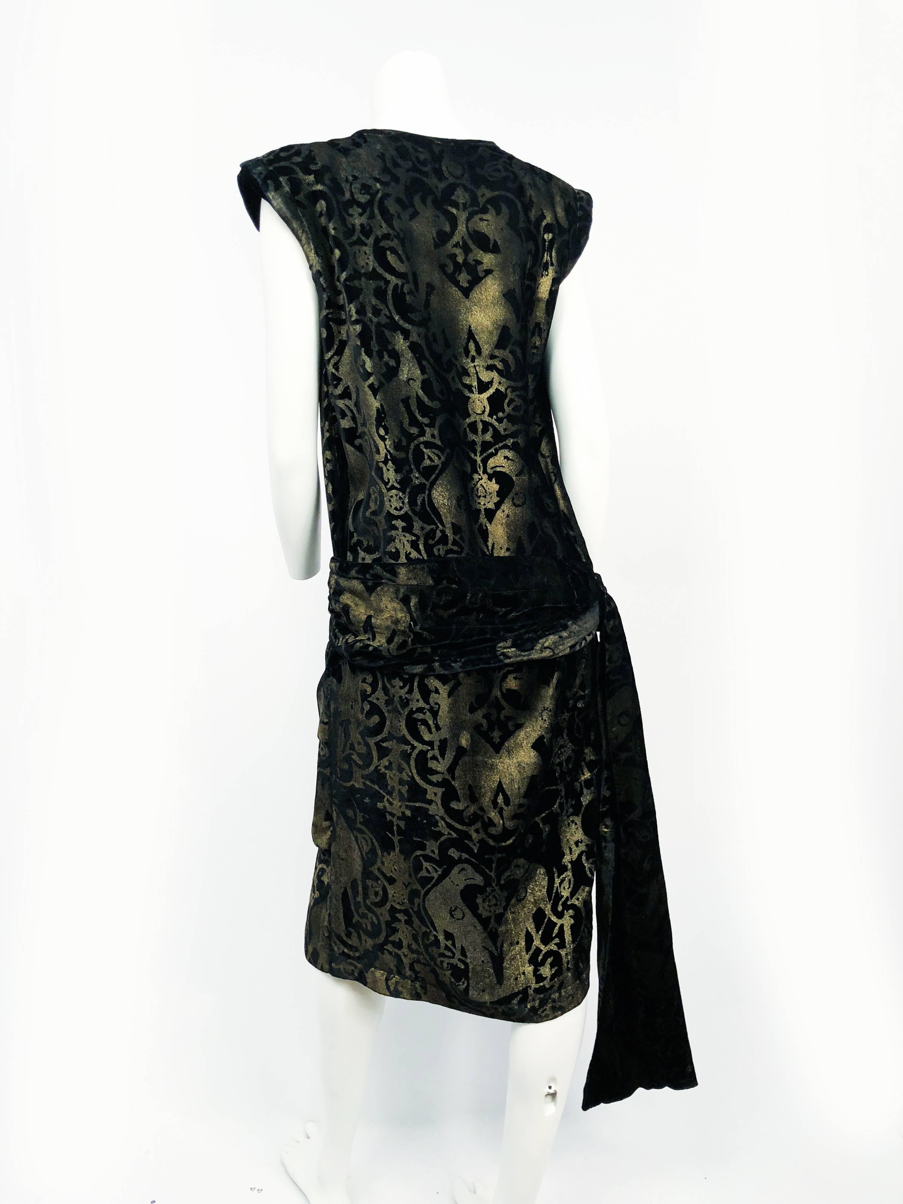 Fiorella Manici Black Silk Velvet Dress with Hand-Stenciled Novelty print, 1980  For Sale 1