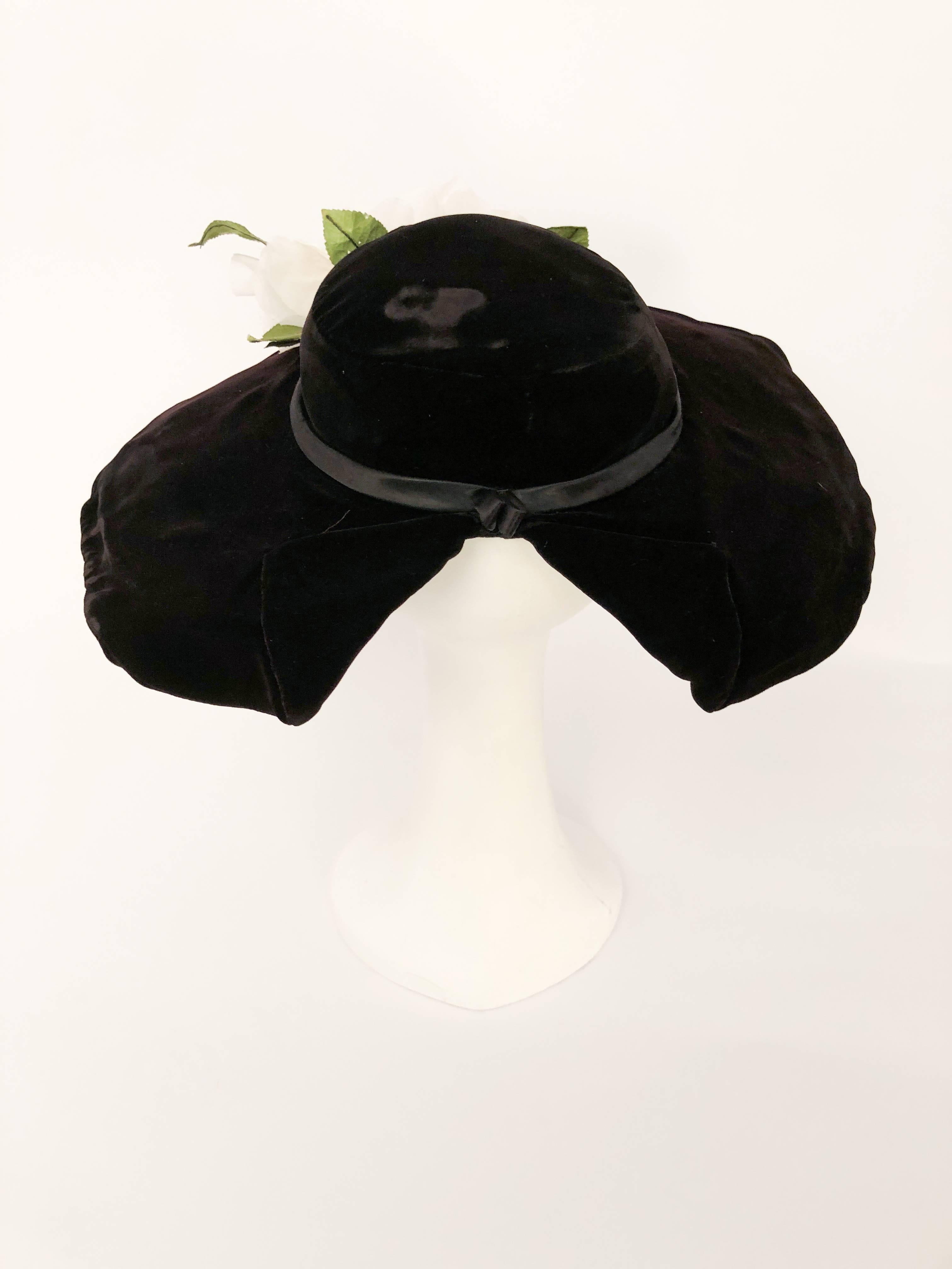 1950s Black Silk Velvet Picture Hat with White Silk Flower In Good Condition For Sale In San Francisco, CA